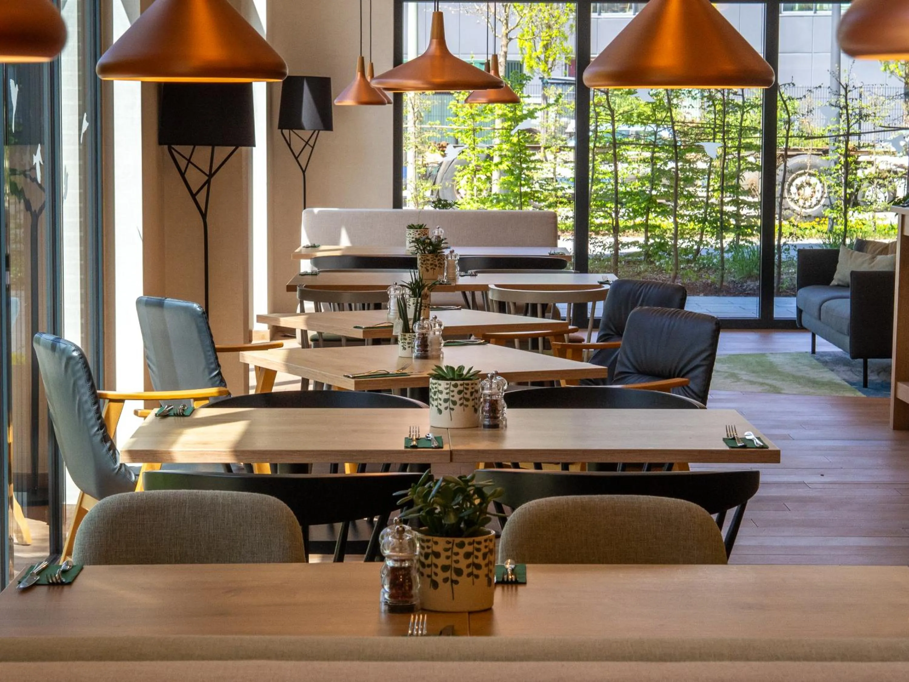 Restaurant/places to eat in Hilton Garden Inn Munich Messe