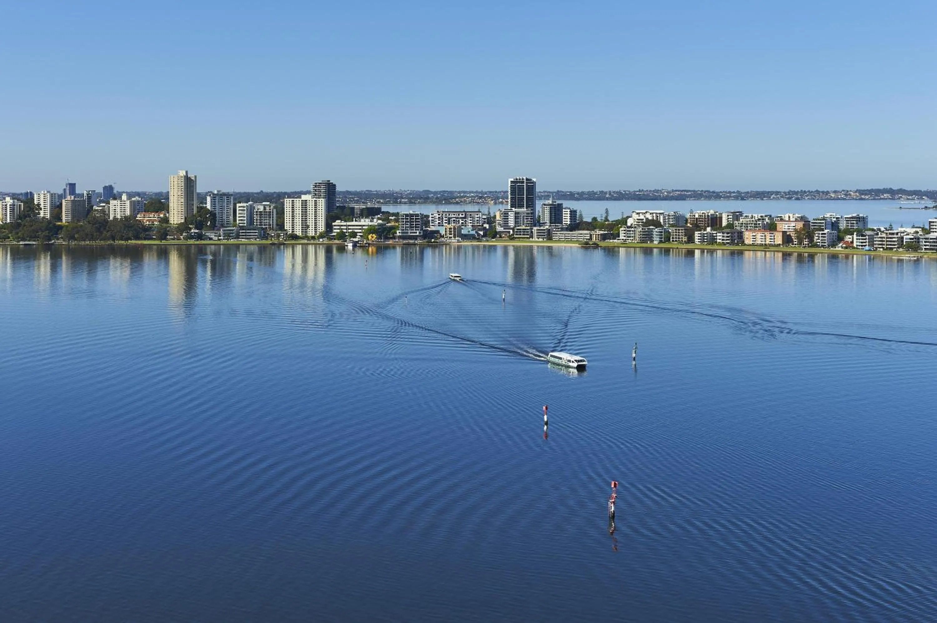 Property building in Doubletree By Hilton Perth Waterfront