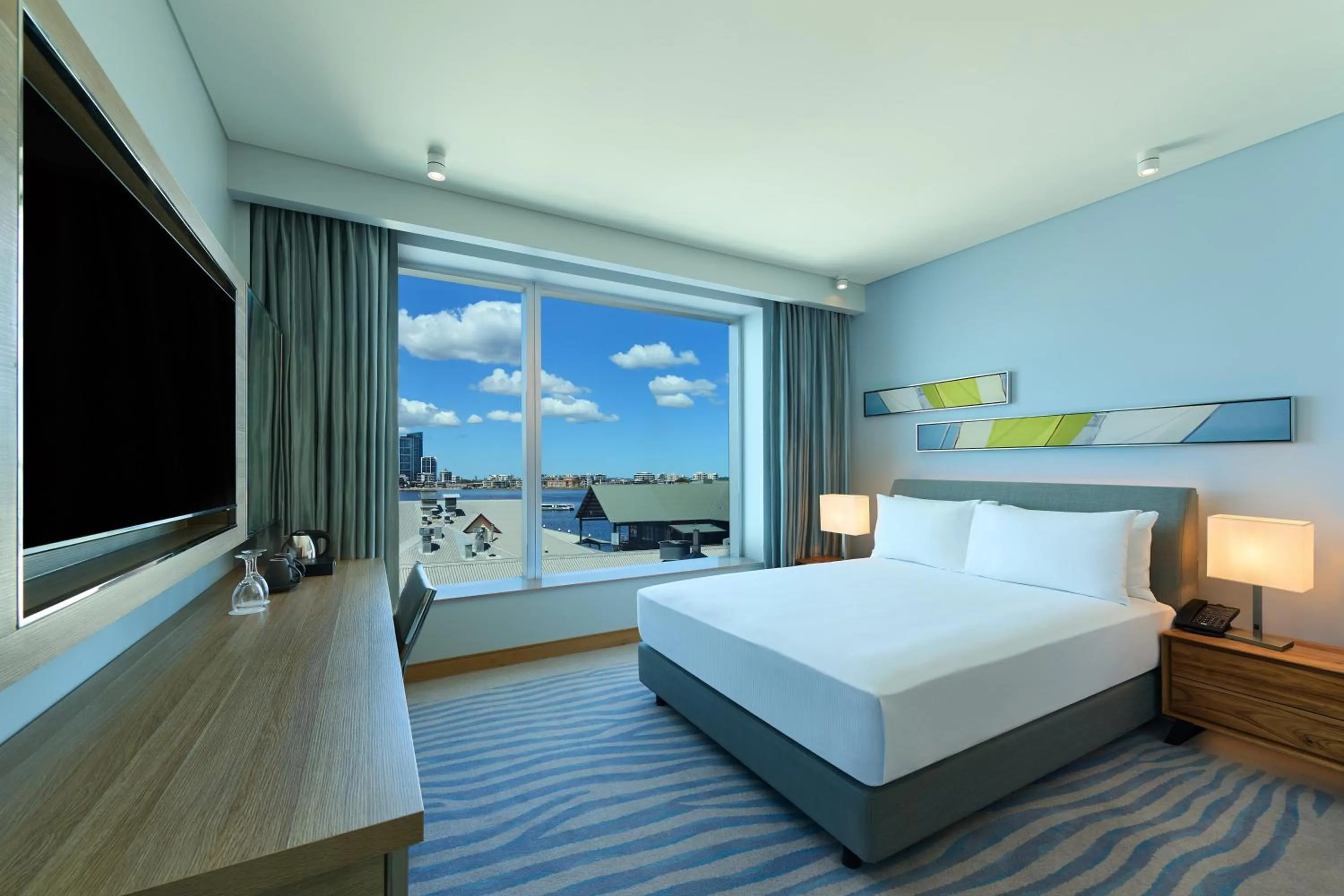 Bed in Doubletree By Hilton Perth Waterfront