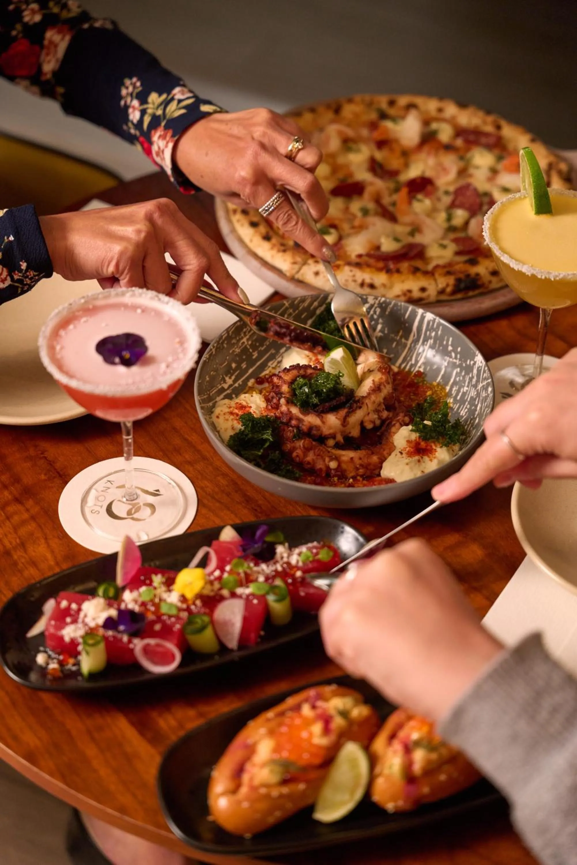 Lounge or bar in Doubletree By Hilton Perth Waterfront