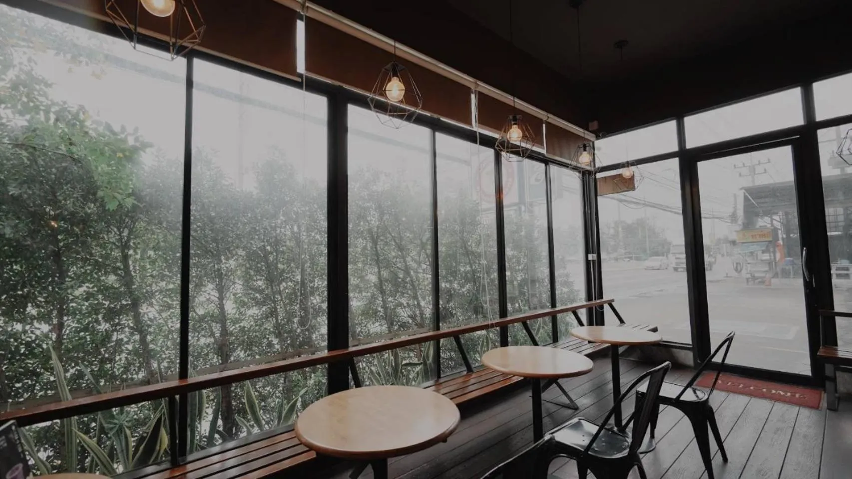 Restaurant/places to eat in Bansuay Bangkadi