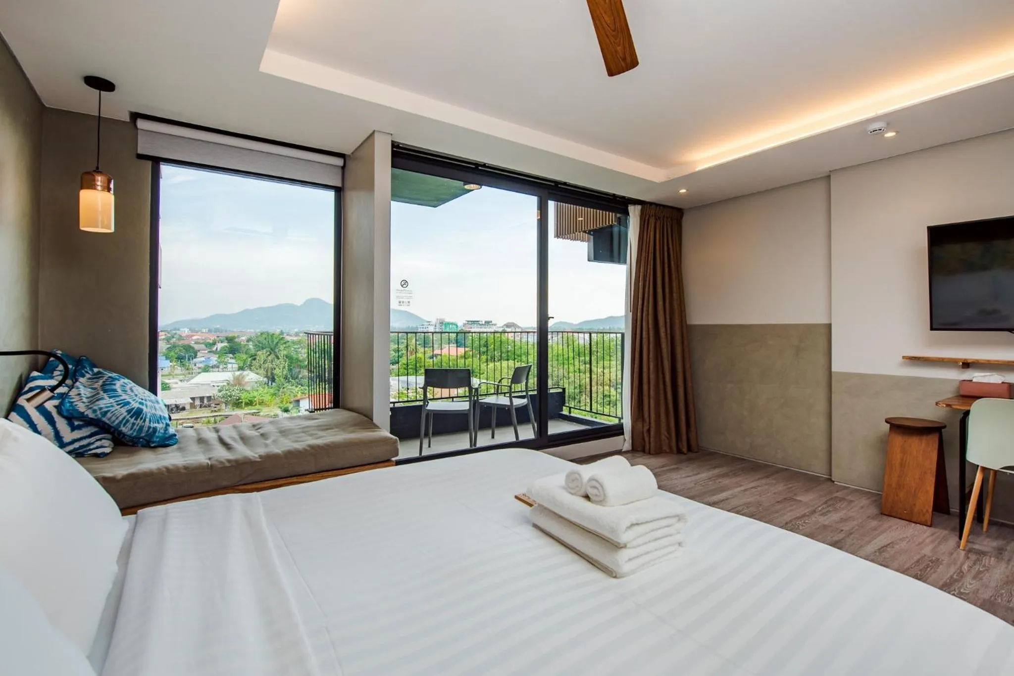 Photo of the whole room, Bed in Seamira House Huahin