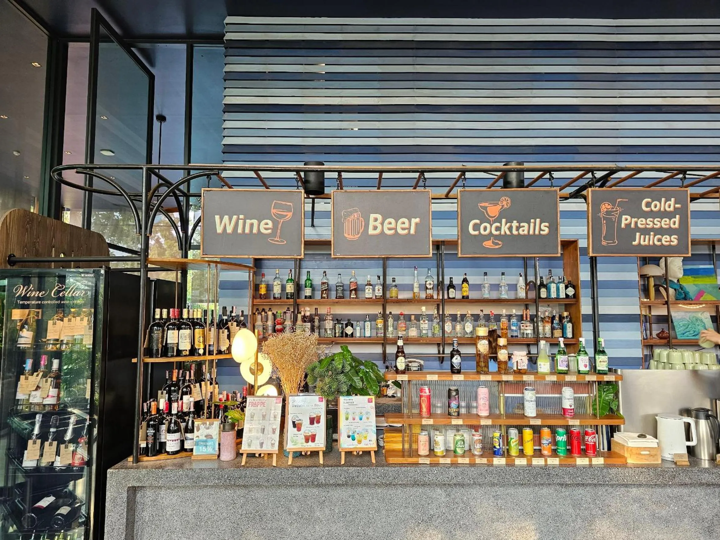 Lounge or bar in Seamira House Huahin