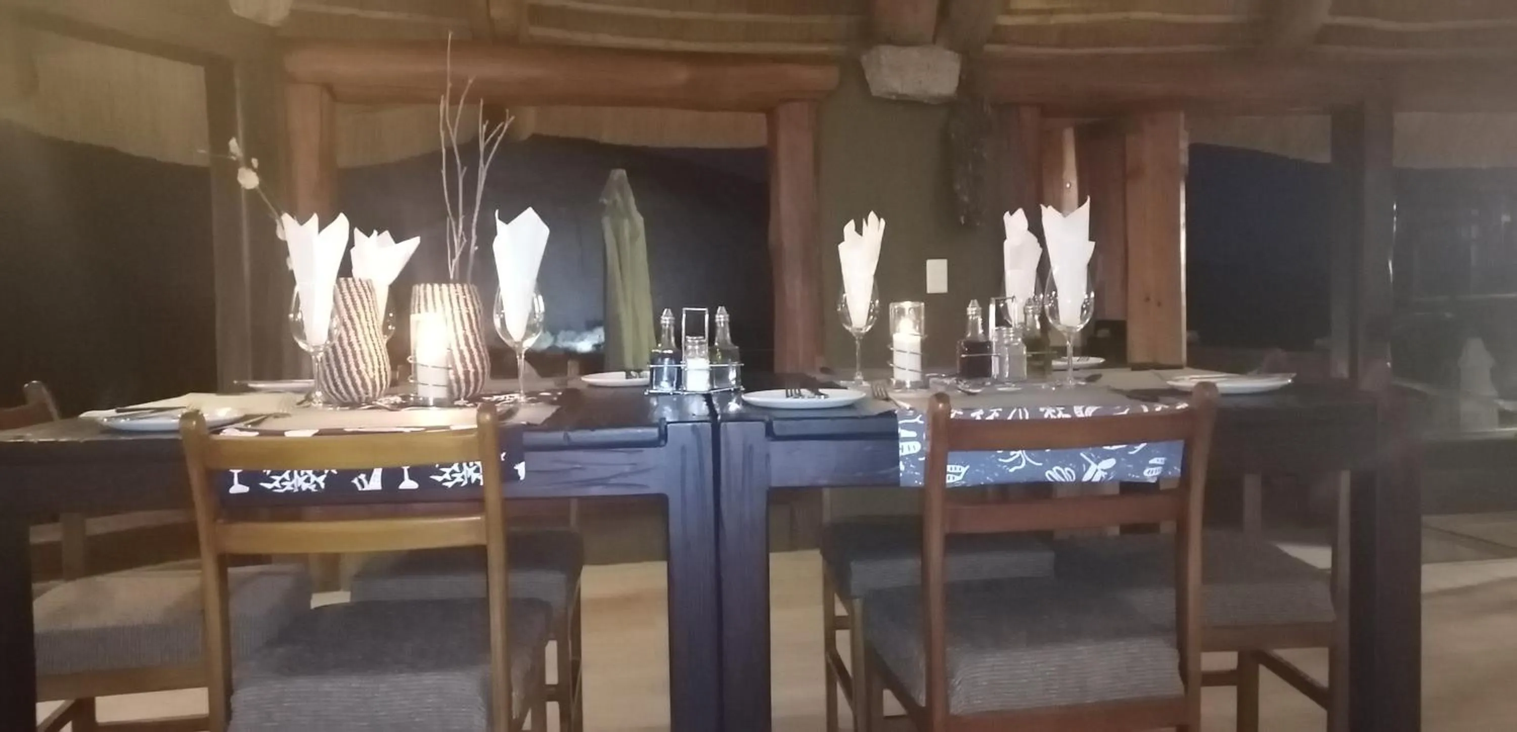 Restaurant/places to eat in Ondudu Safari Lodge