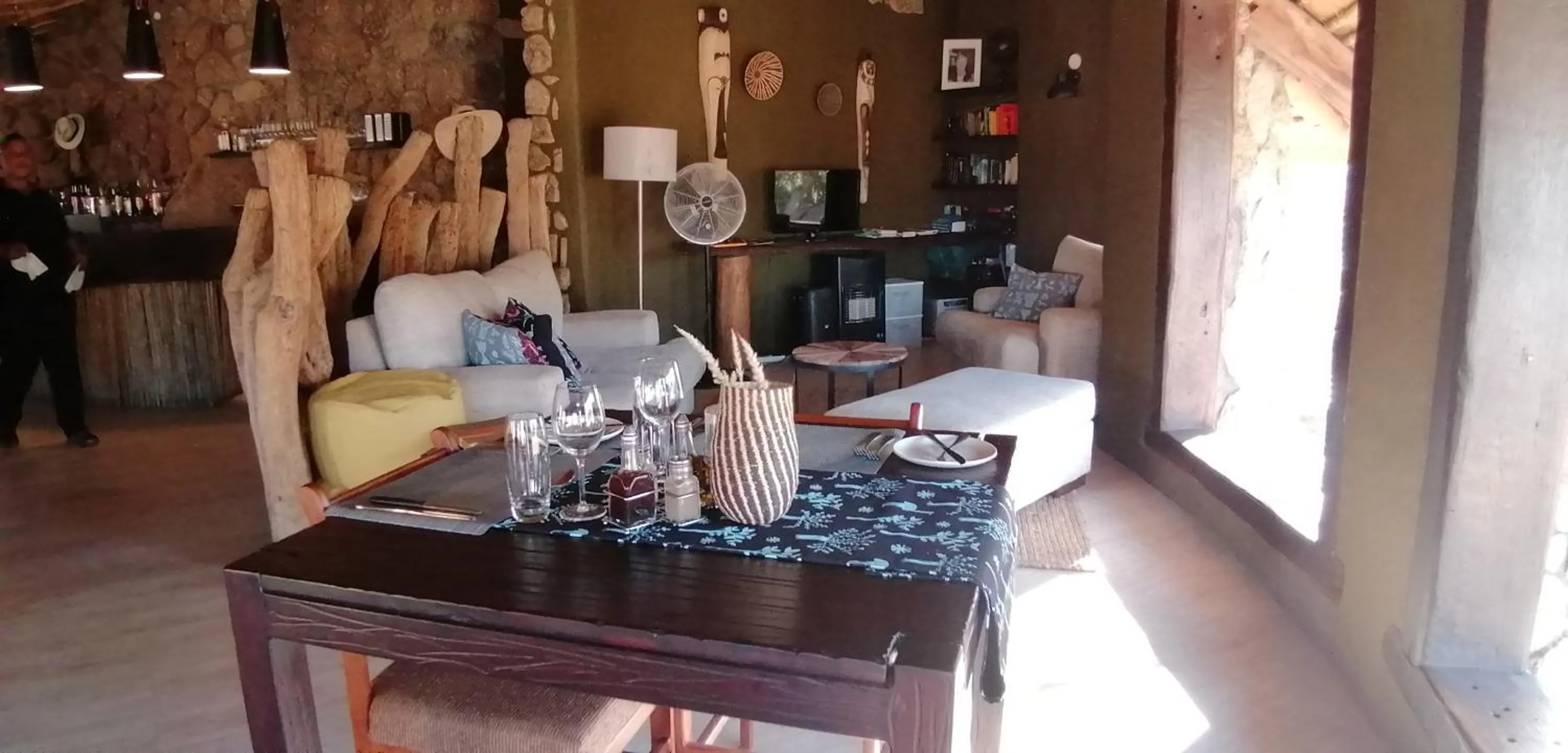 Restaurant/places to eat in Ondudu Safari Lodge