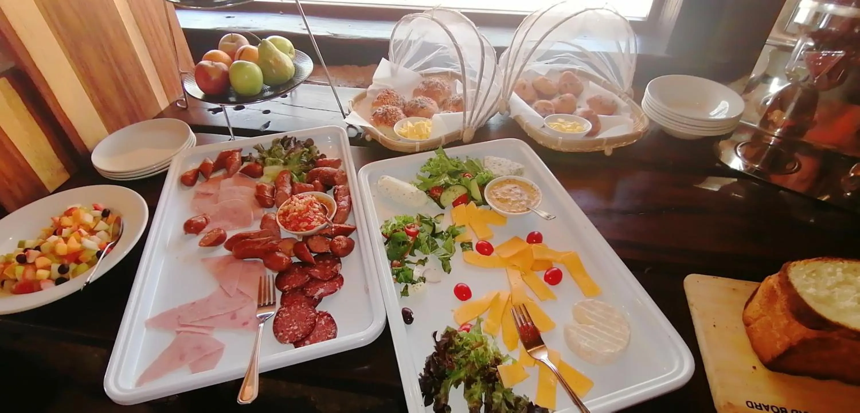 Breakfast in Ondudu Safari Lodge