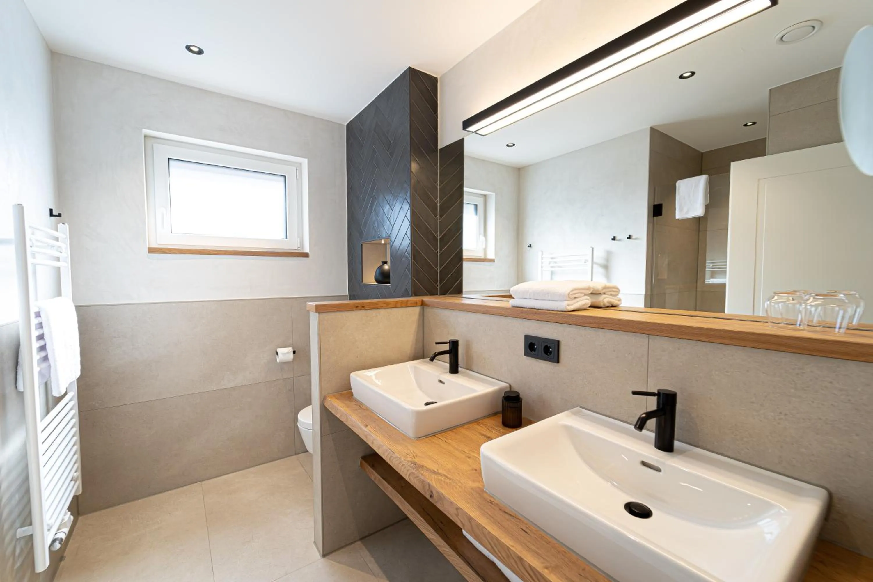 Toilet in See und Sporthotel Ankum mit Lakeside Apartments