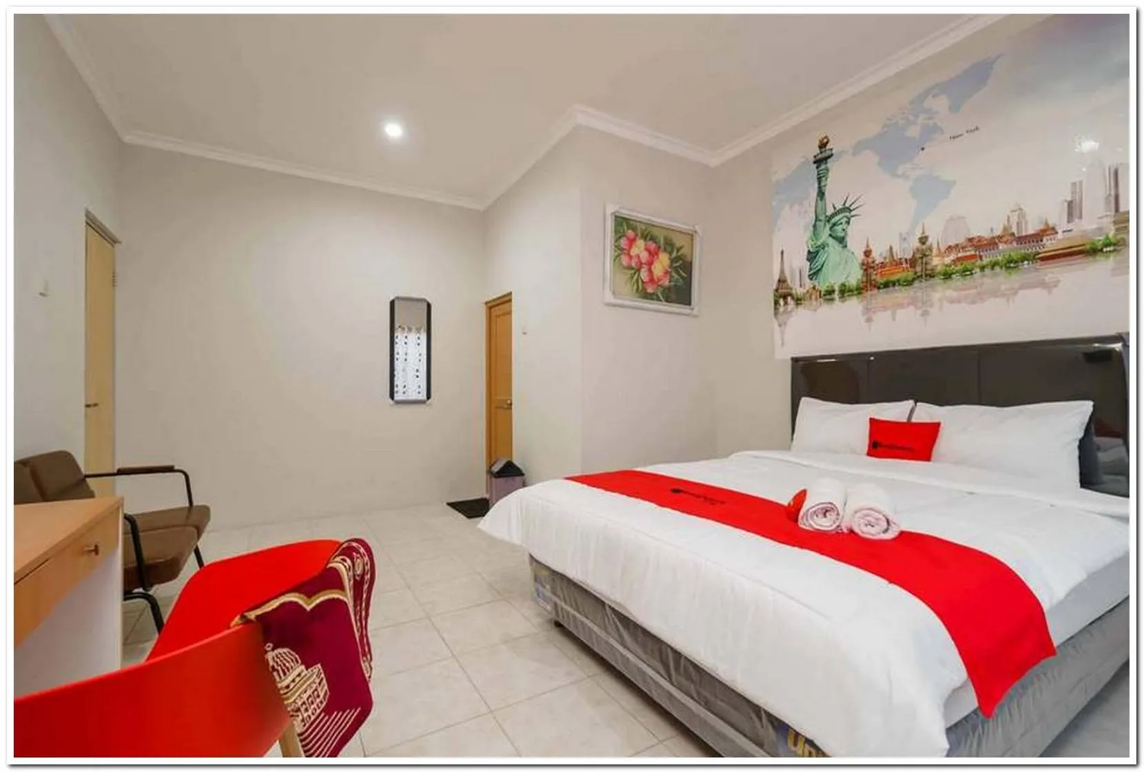 Bedroom, Bed in RedDoorz near JIEXPO Kemayoran 2