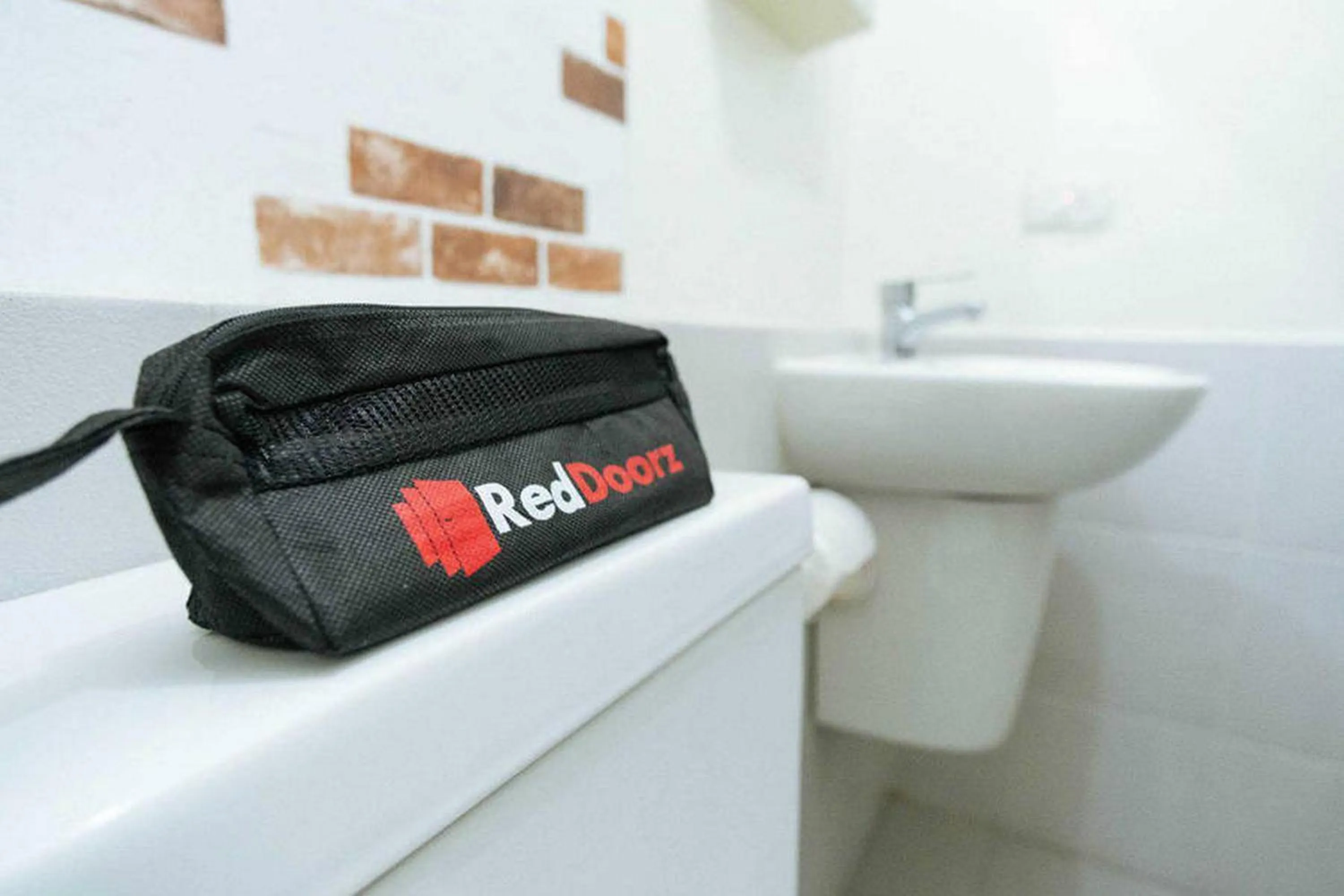 RedDoorz Syariah near Solo Square Mall