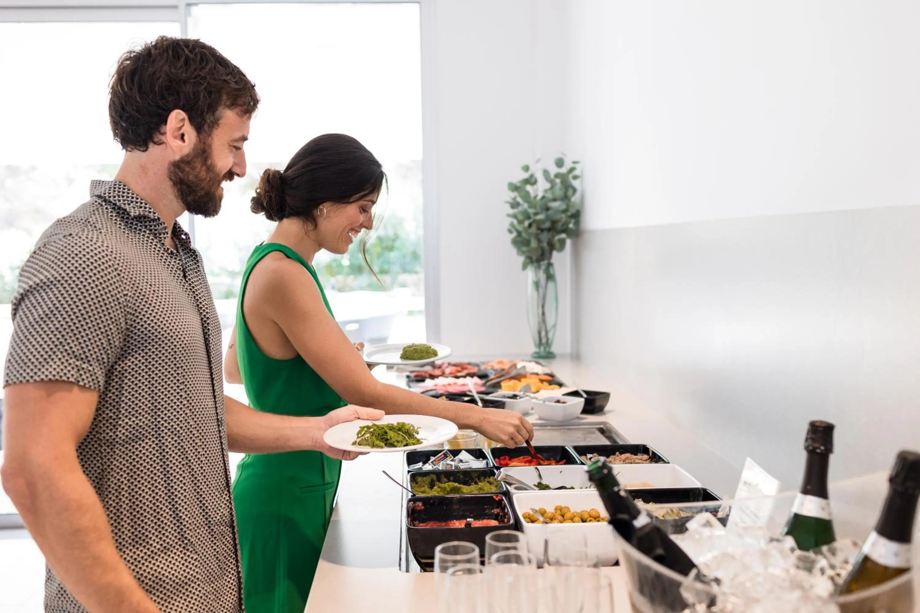 Restaurant/places to eat in Petit Sagitario Adults only