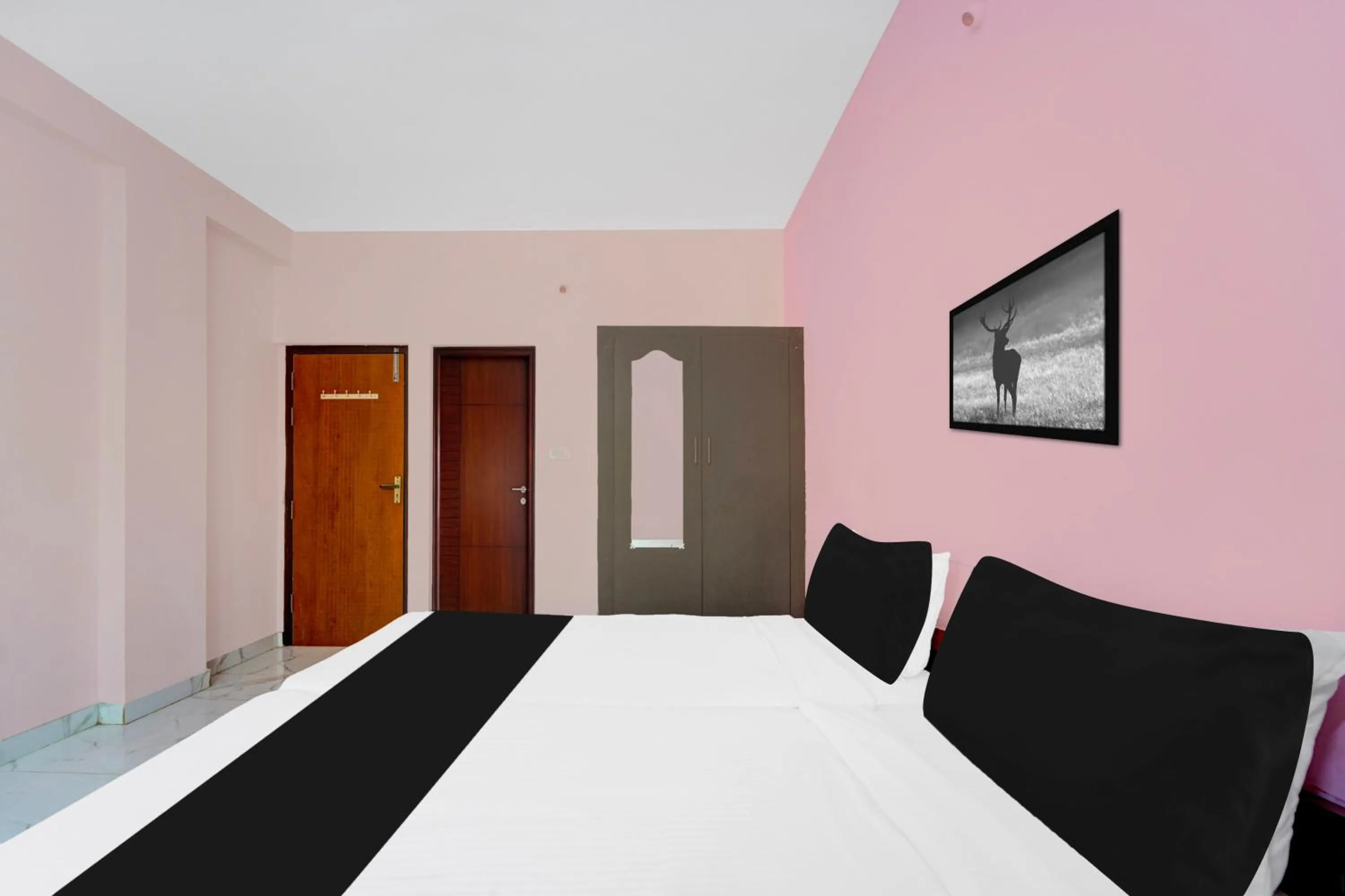 Bedroom in Super Hotel O Madurai Near Bus Stand