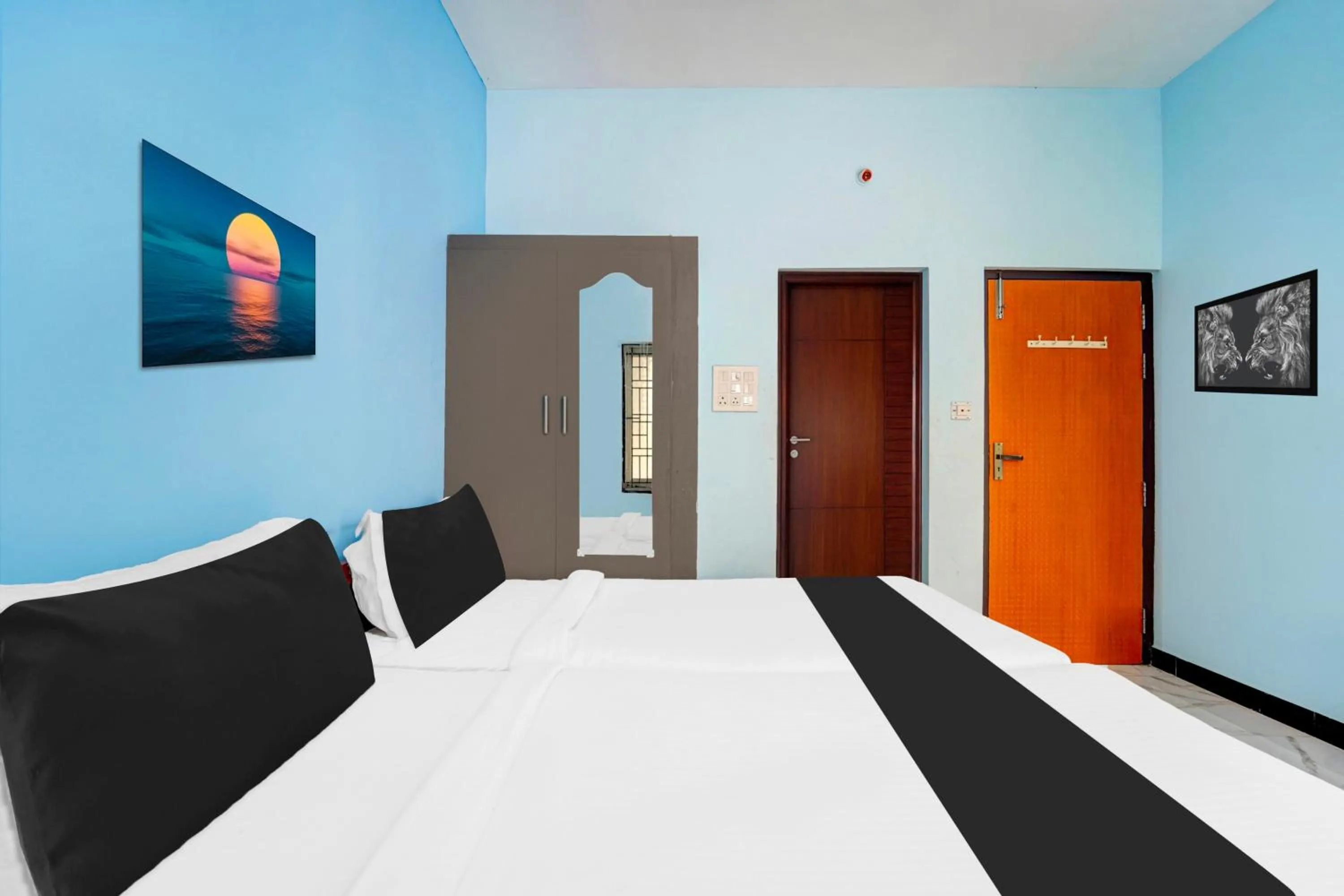 Bedroom in Super Hotel O Madurai Near Bus Stand