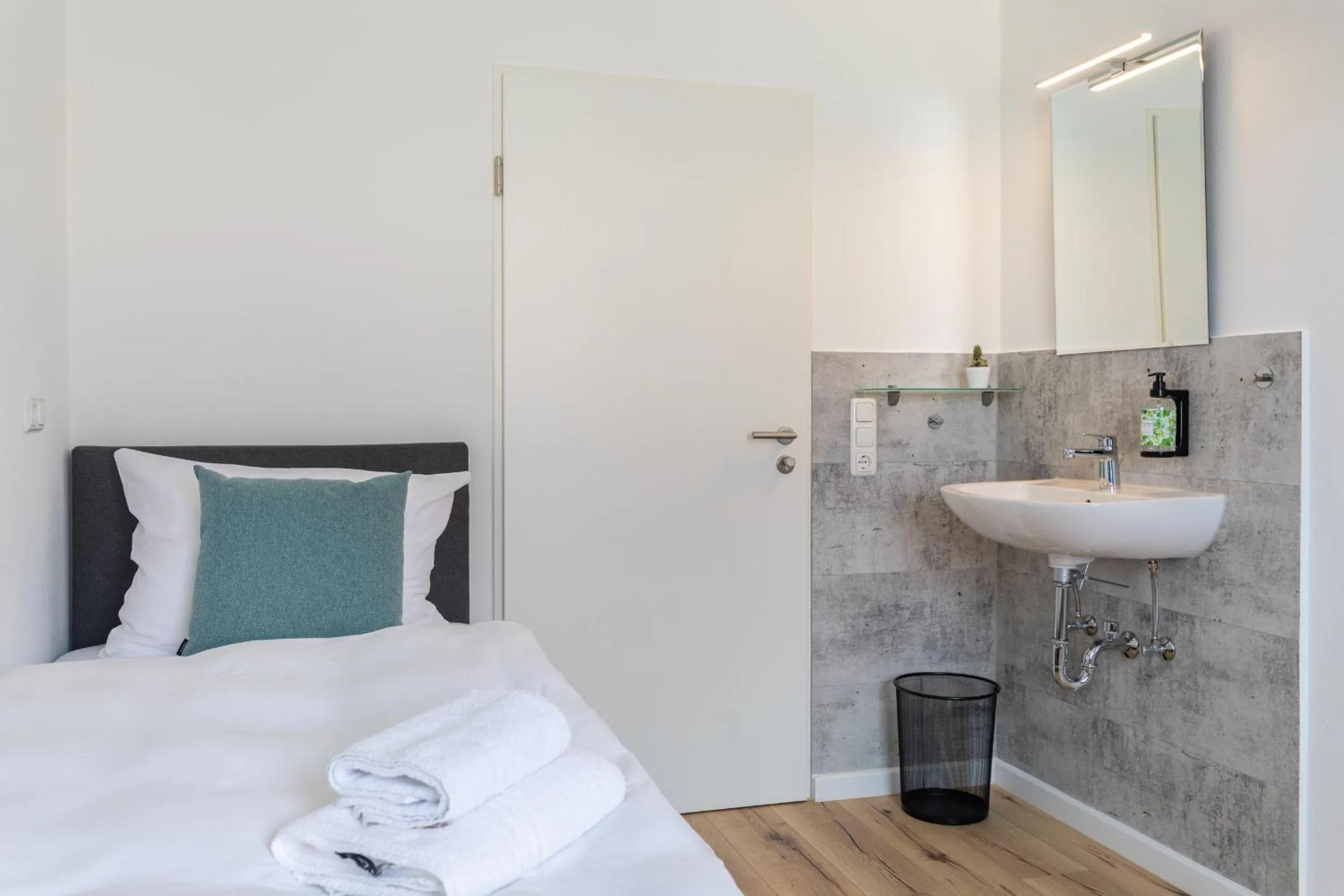 Photo of the whole room, Bed in Hotel Clement - Bed & Breakfast