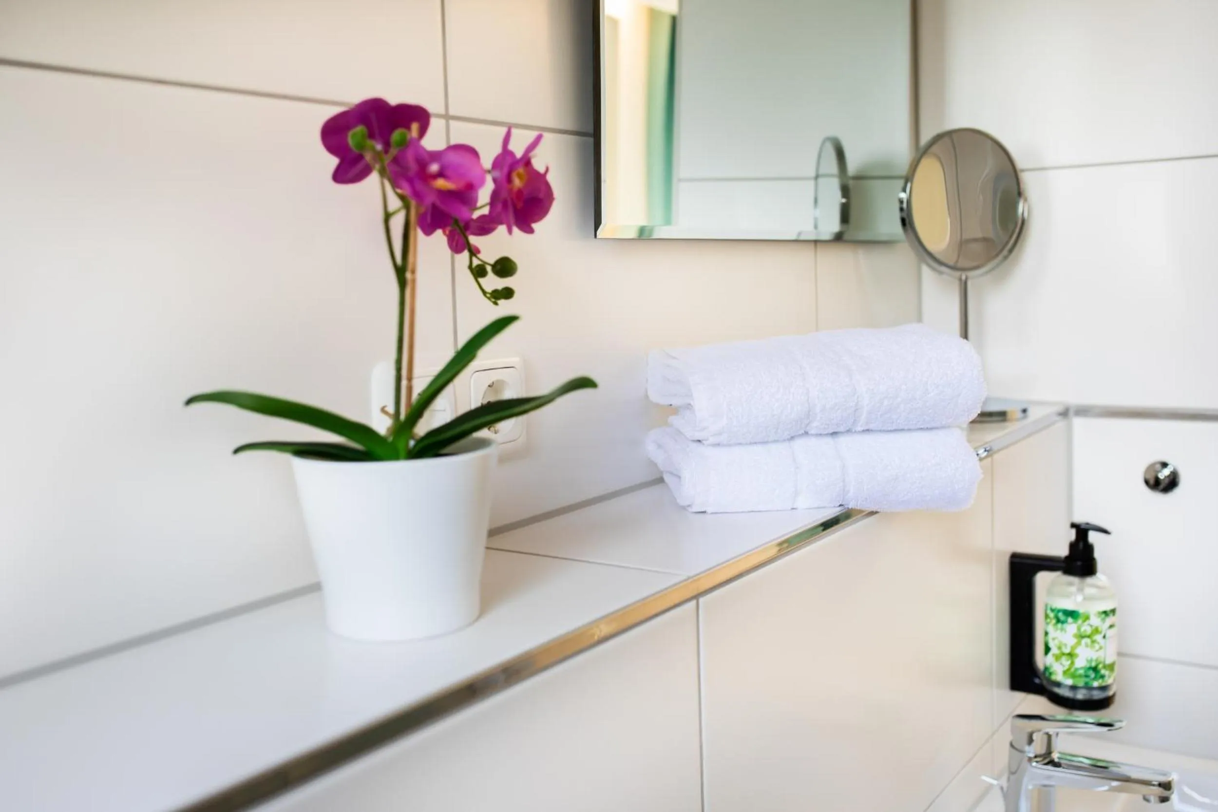 Toilet in Hotel Clement - Bed & Breakfast