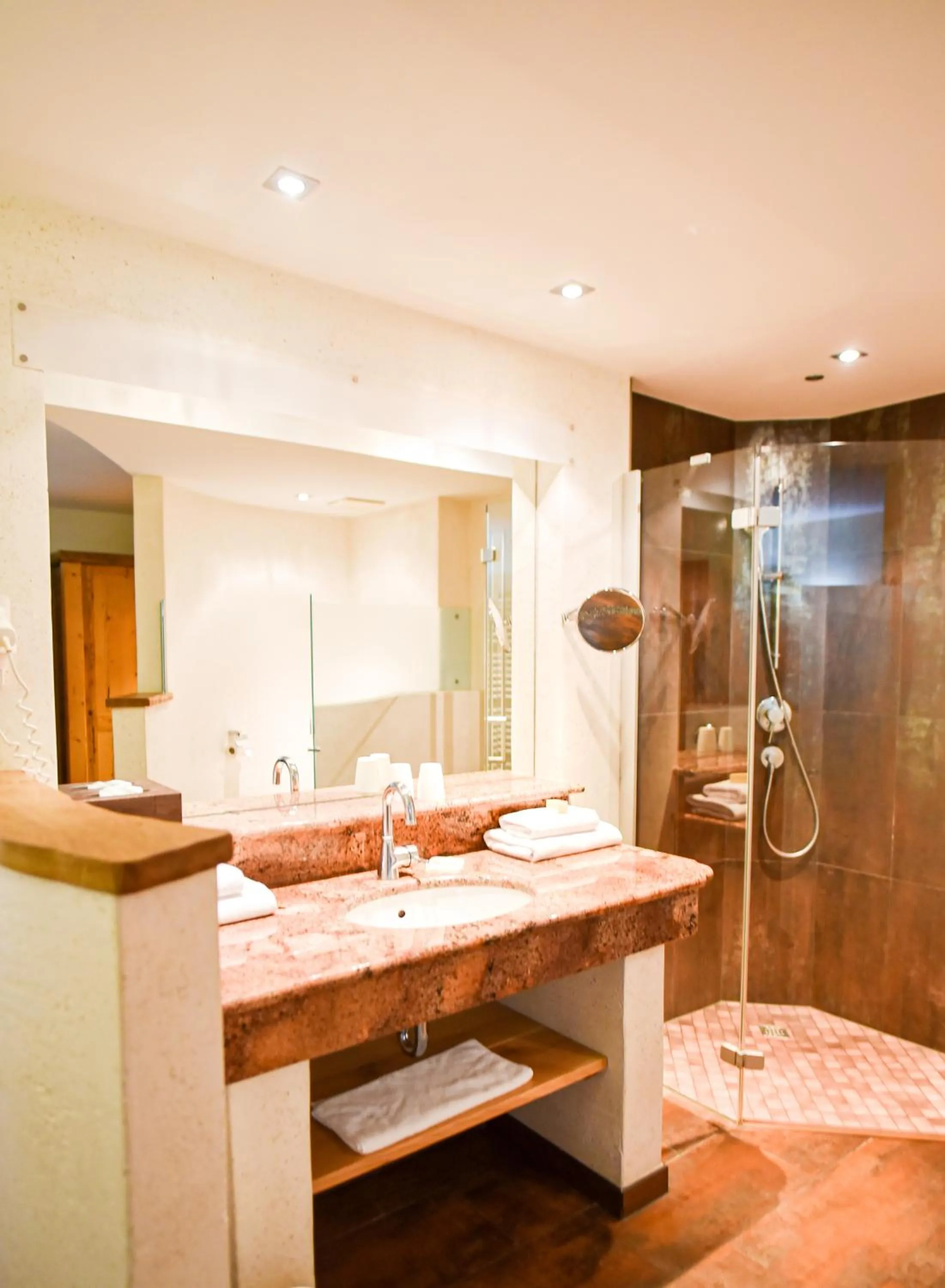 Feuriger Tatzlwurm Berghotel & Spa, BW Signature Collection