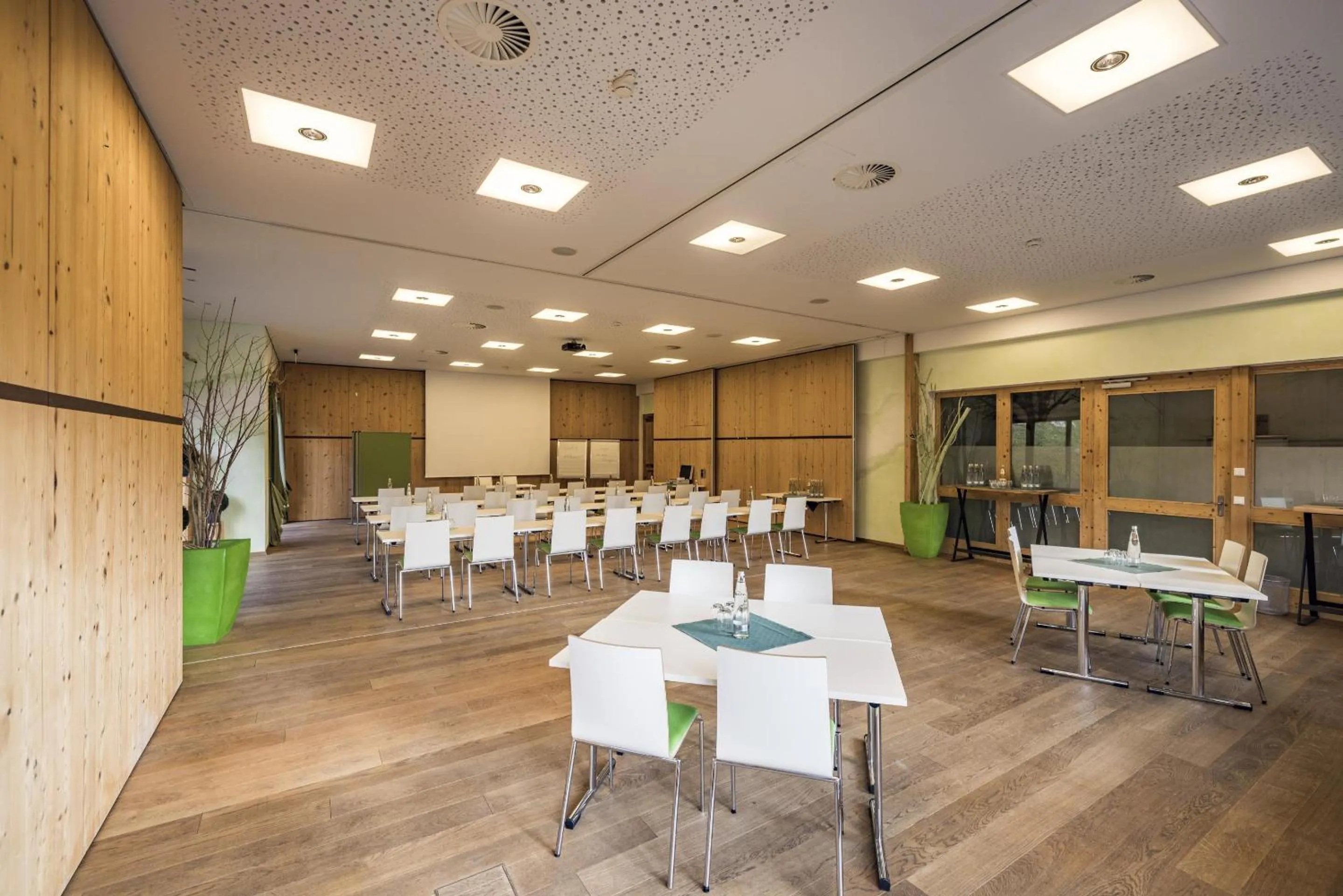 Meeting/conference room in Feuriger Tatzlwurm Berghotel & Spa, BW Signature Collection