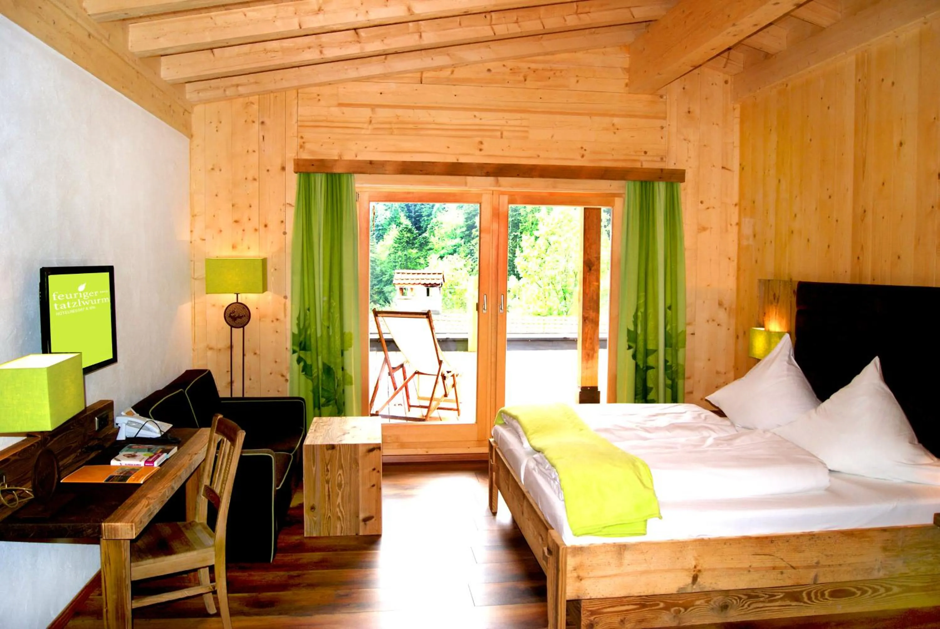 Photo of the whole room, Bed in Feuriger Tatzlwurm Berghotel & Spa, BW Signature Collection