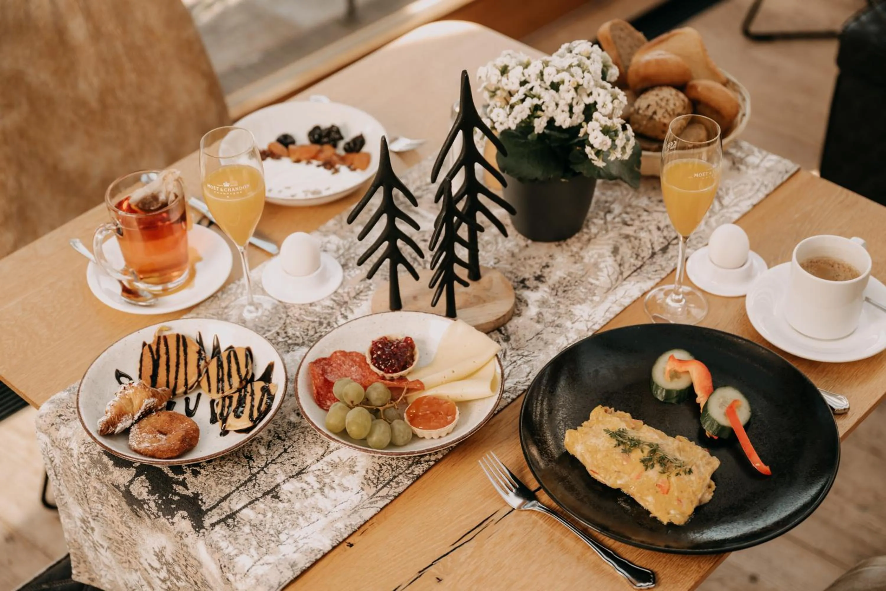 Restaurant/places to eat in Feuriger Tatzlwurm Berghotel & Spa, BW Signature Collection