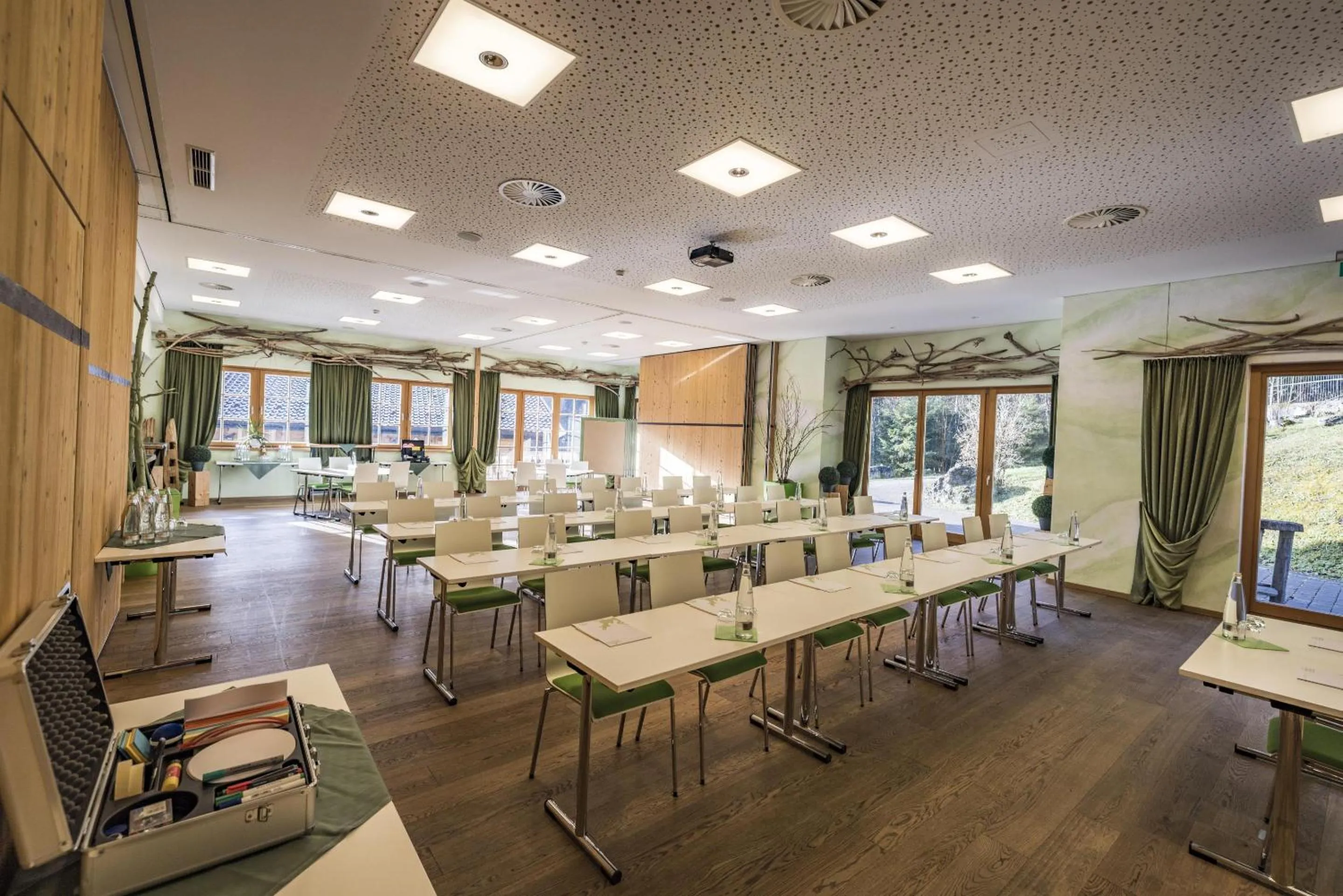 Meeting/conference room in Feuriger Tatzlwurm Berghotel & Spa, BW Signature Collection