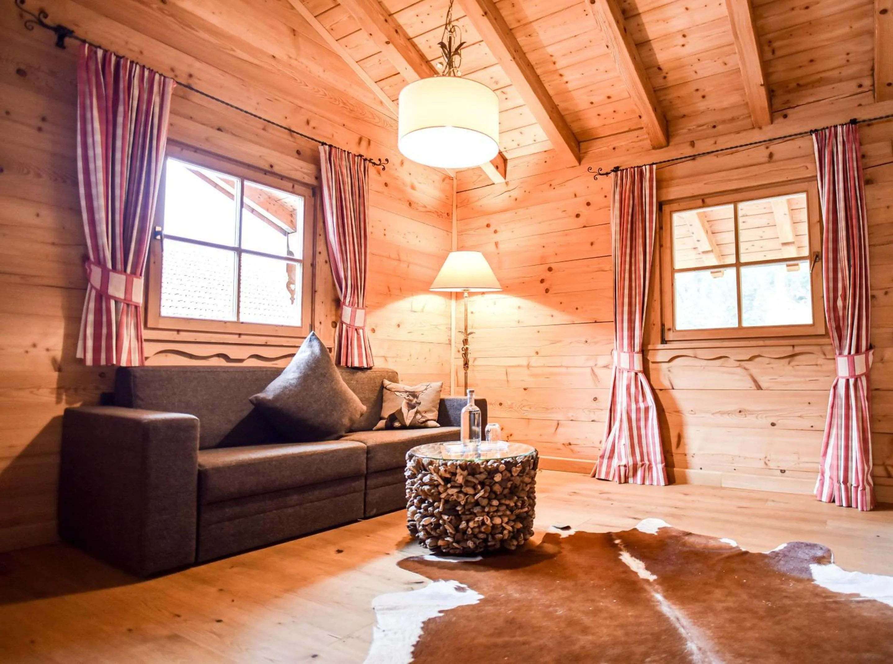 Bedroom in Feuriger Tatzlwurm Berghotel & Spa, BW Signature Collection