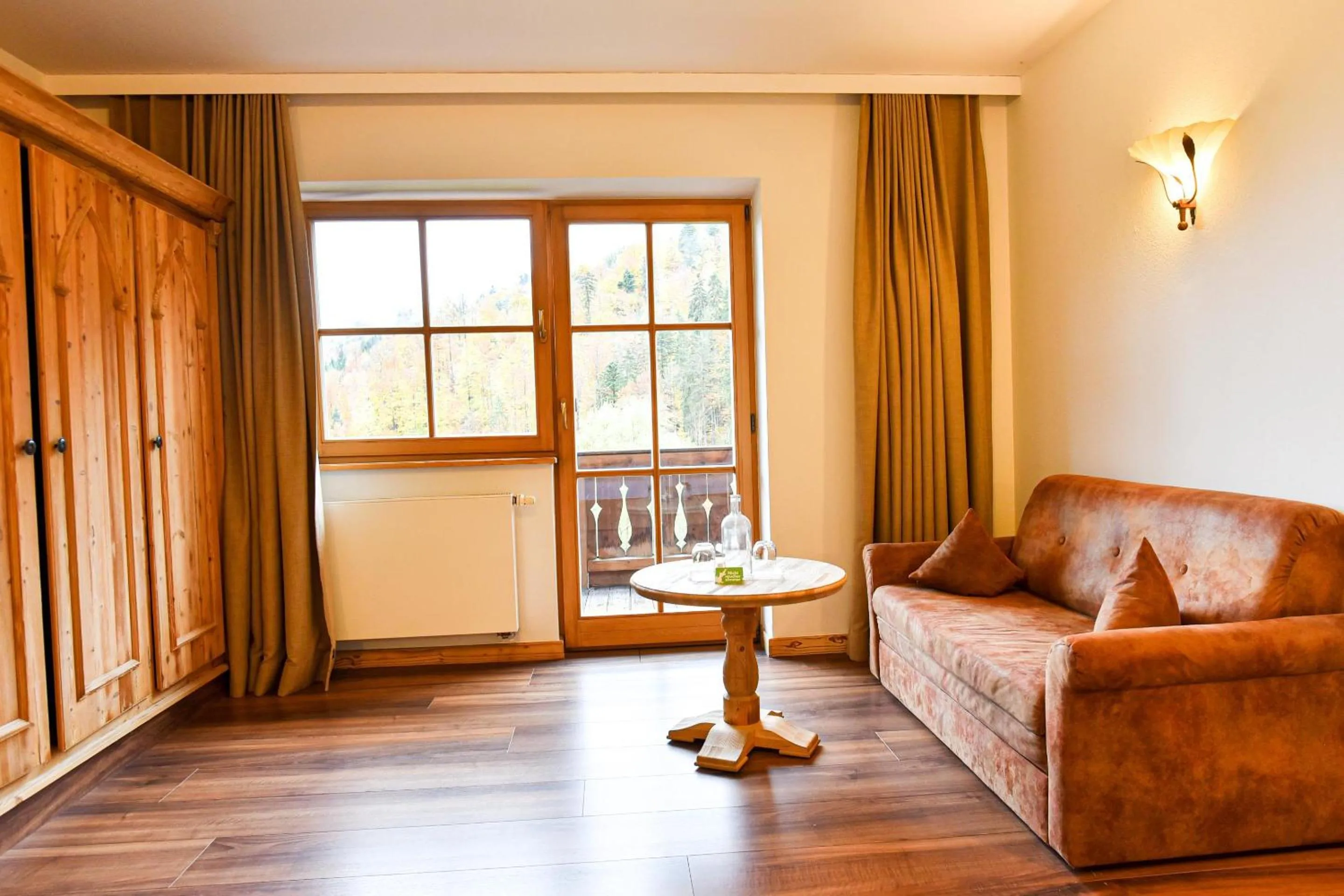 Bedroom in Feuriger Tatzlwurm Berghotel & Spa, BW Signature Collection