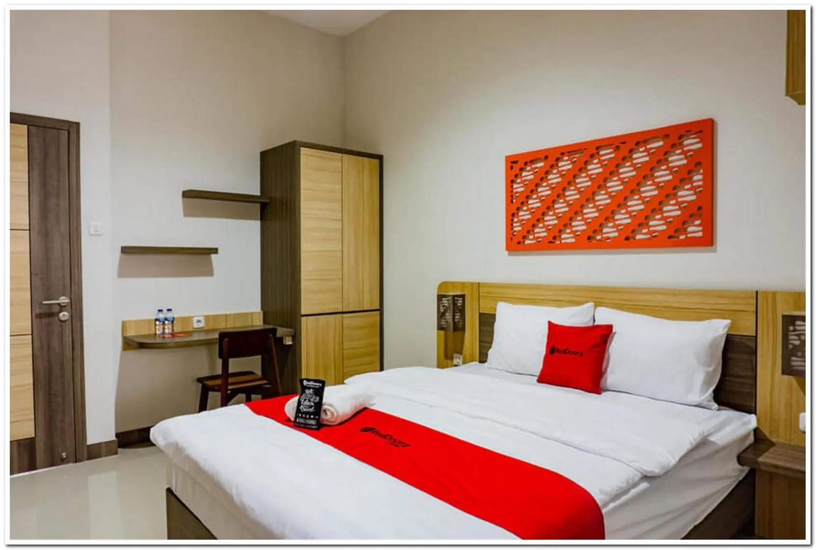 Bed in RedDoorz near Jogja City Mall 4