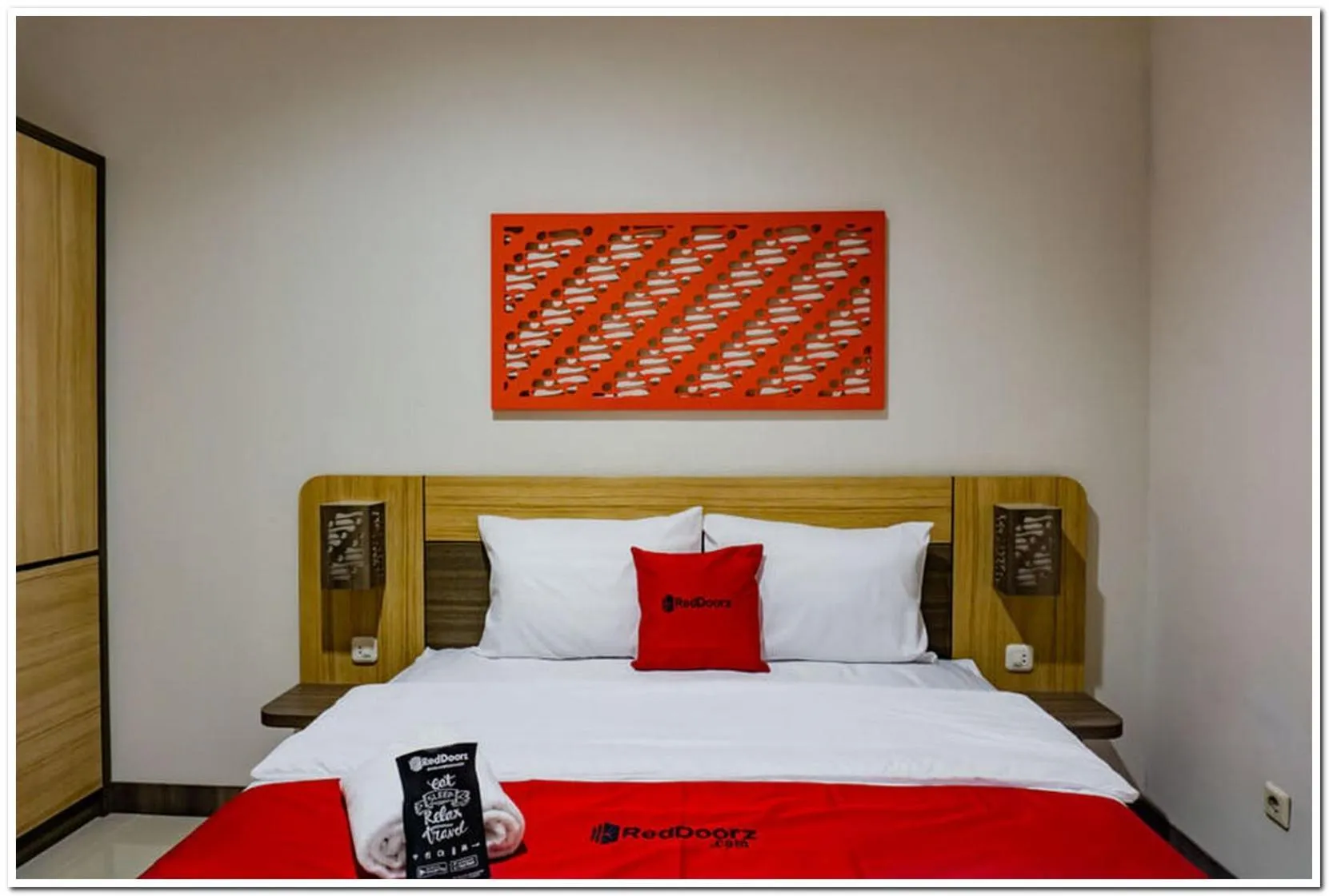 Bed in RedDoorz near Jogja City Mall 4