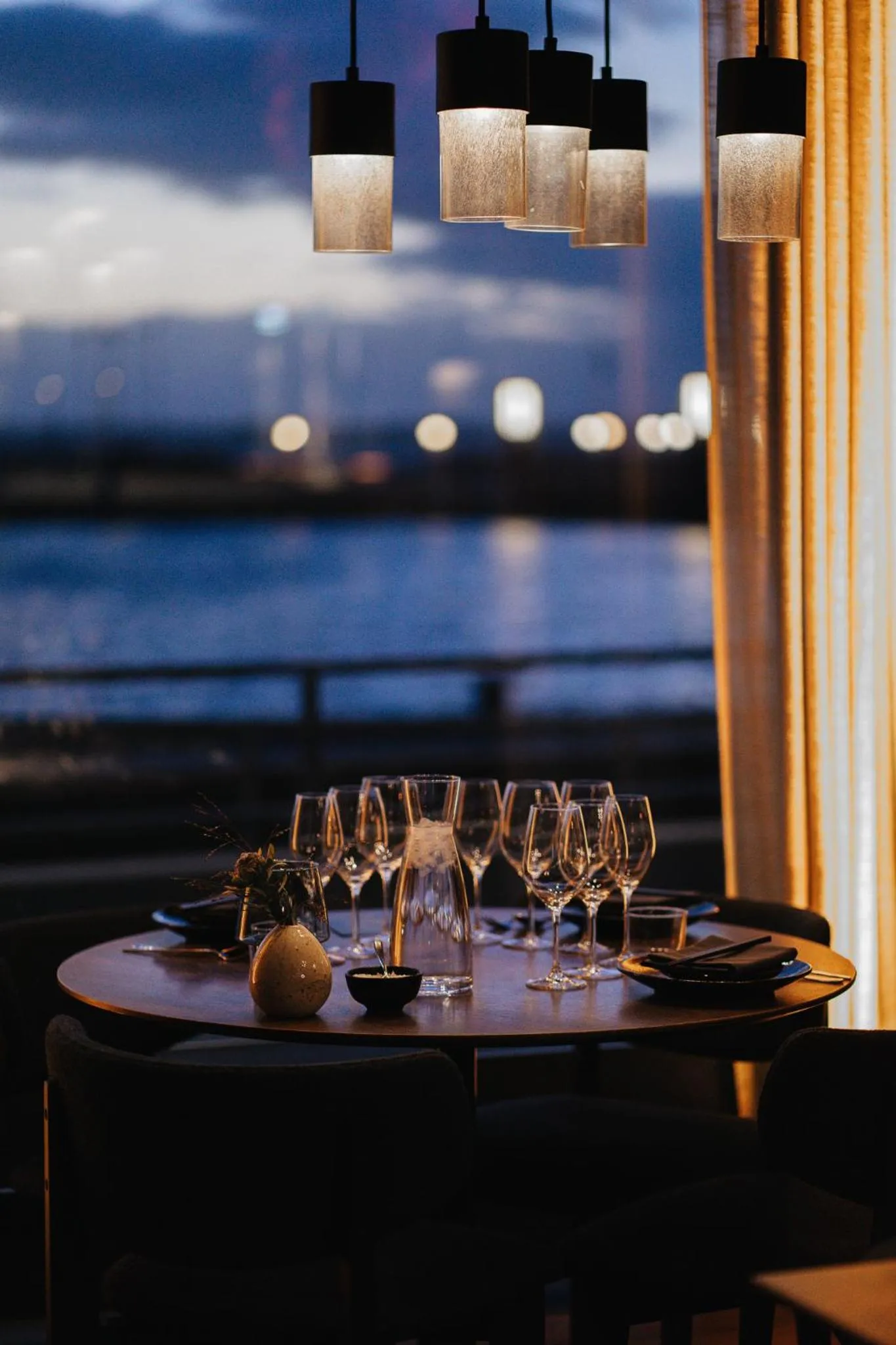 Restaurant/places to eat in Clarion Hotel Sea U