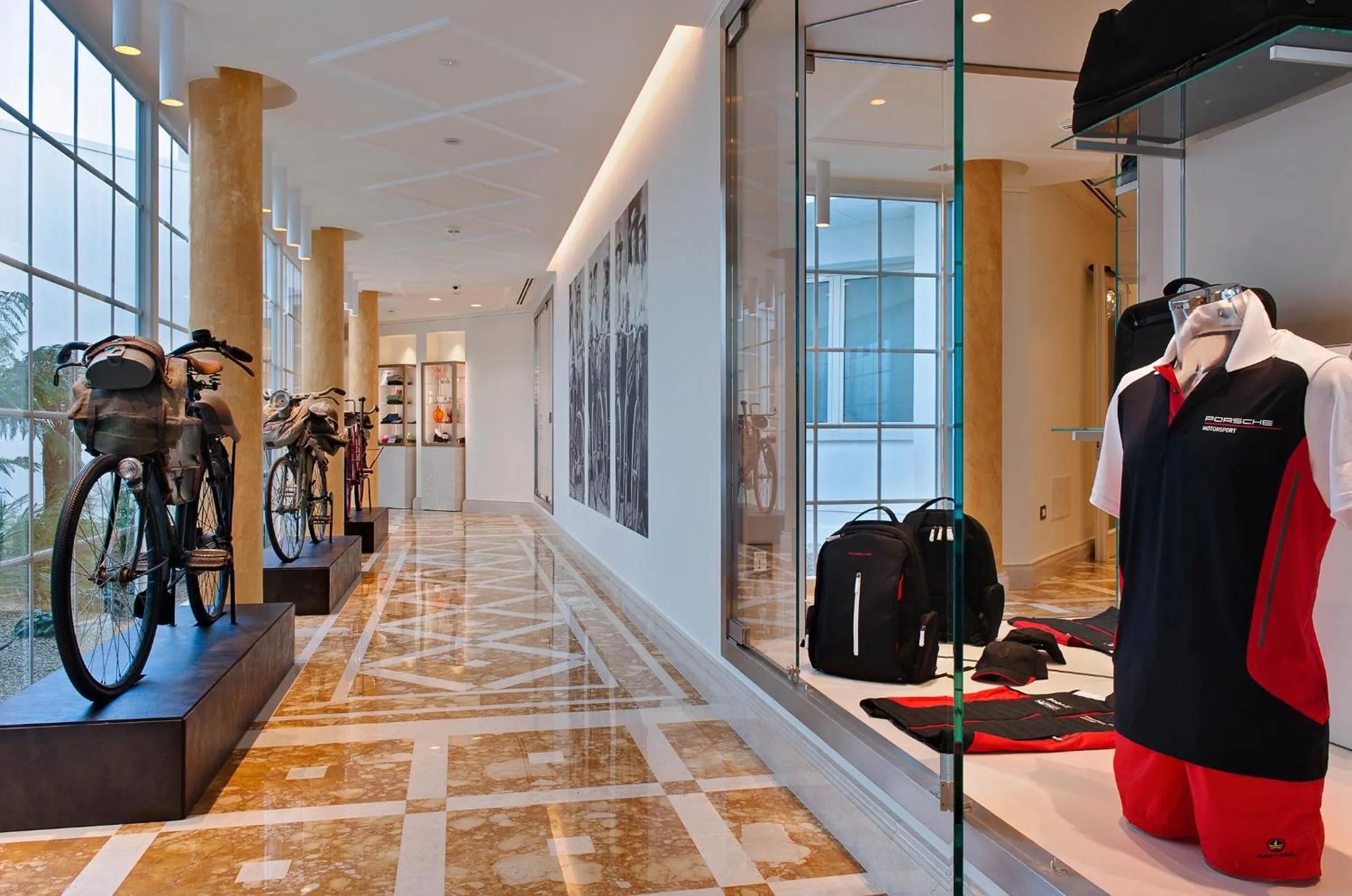 Communal lounge/ TV room in Tritone LUXURY HOTEL THERMAE & SPA