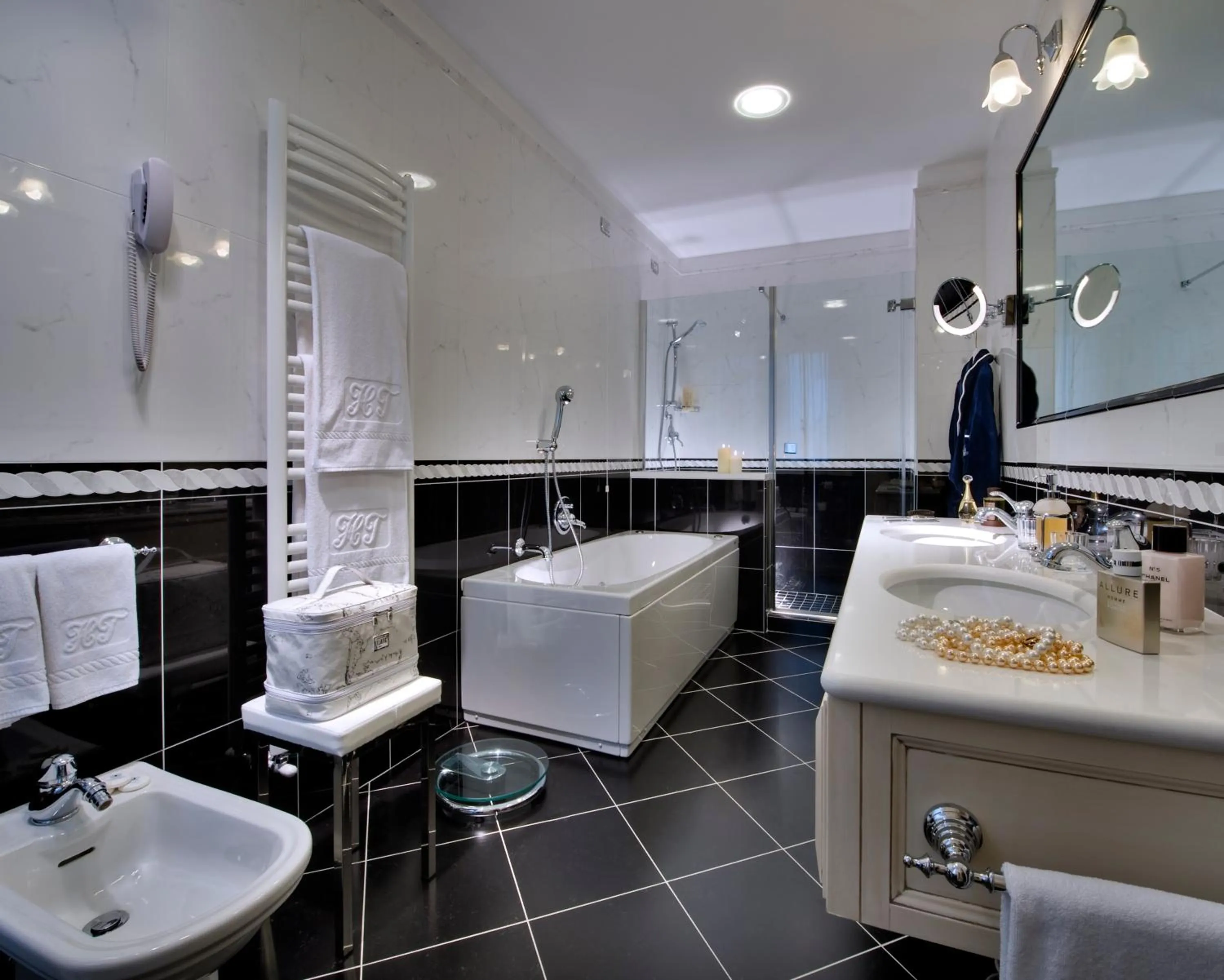 Bathroom in Tritone LUXURY HOTEL THERMAE & SPA