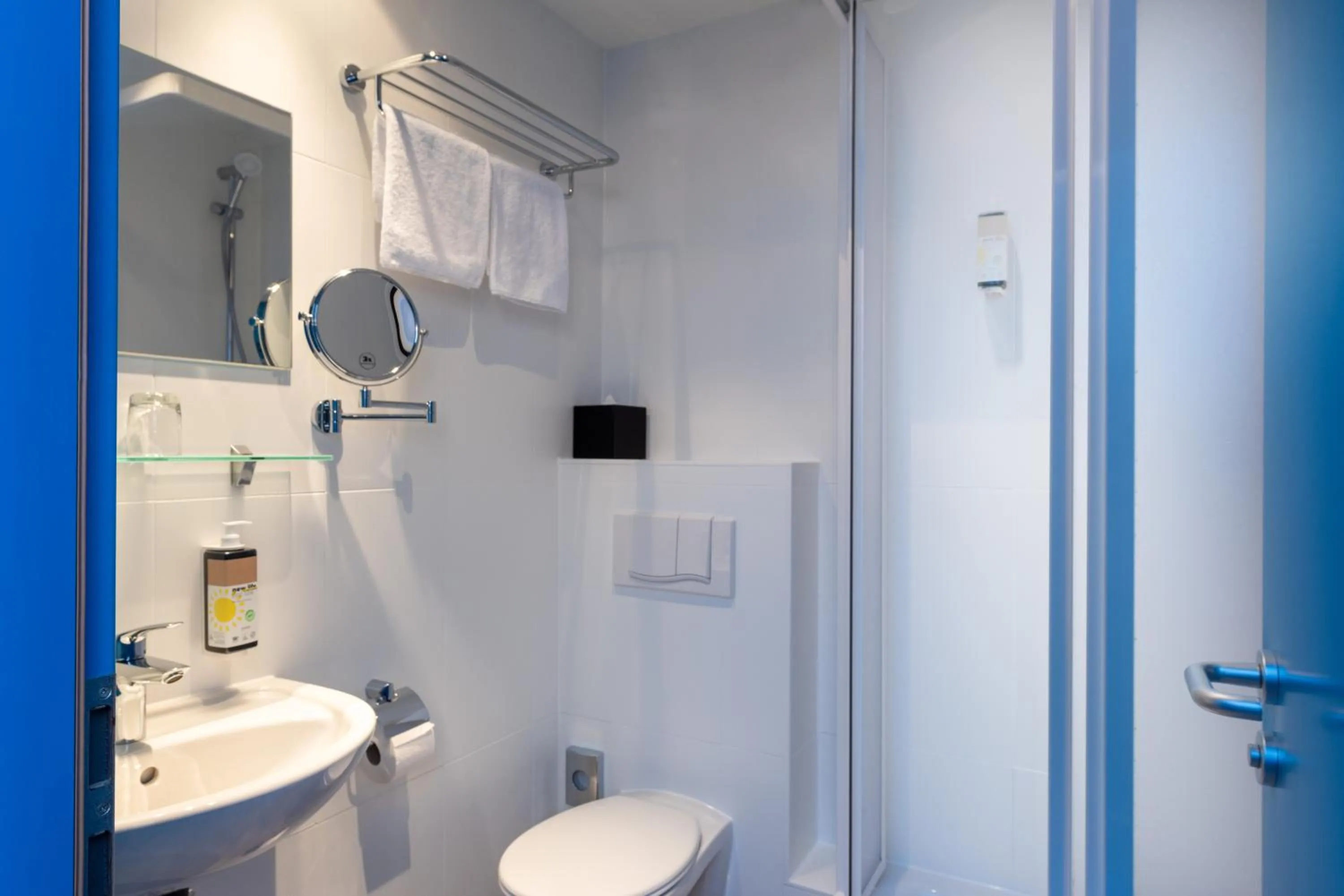 Bathroom in greet Berlin Alexanderplatz