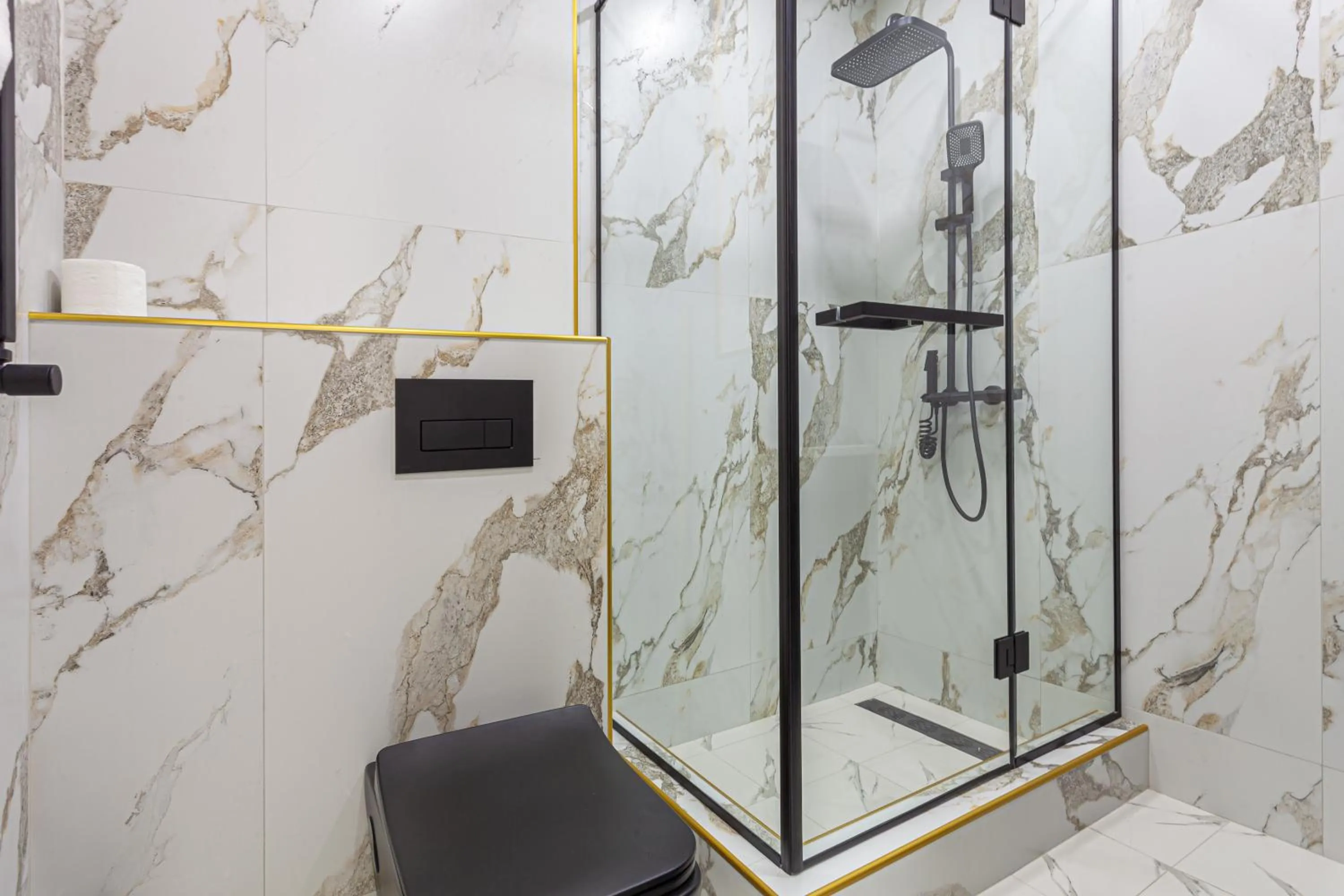 Shower in Apart-hotel on Koghbatsi 16