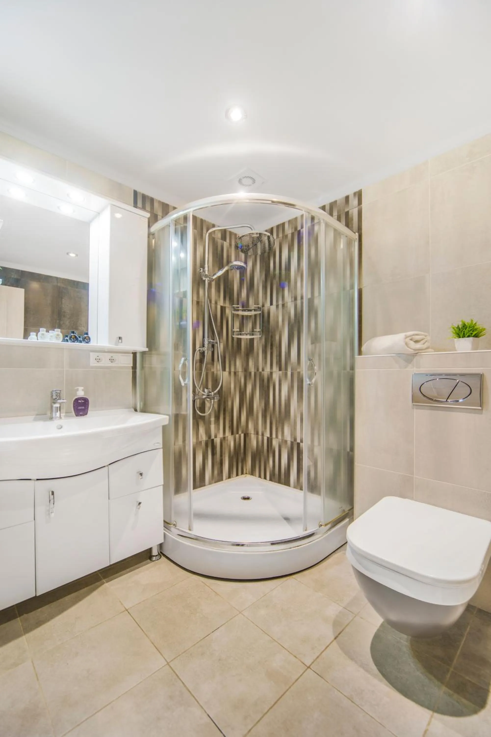 Shower in Apart-hotel on Koghbatsi 16