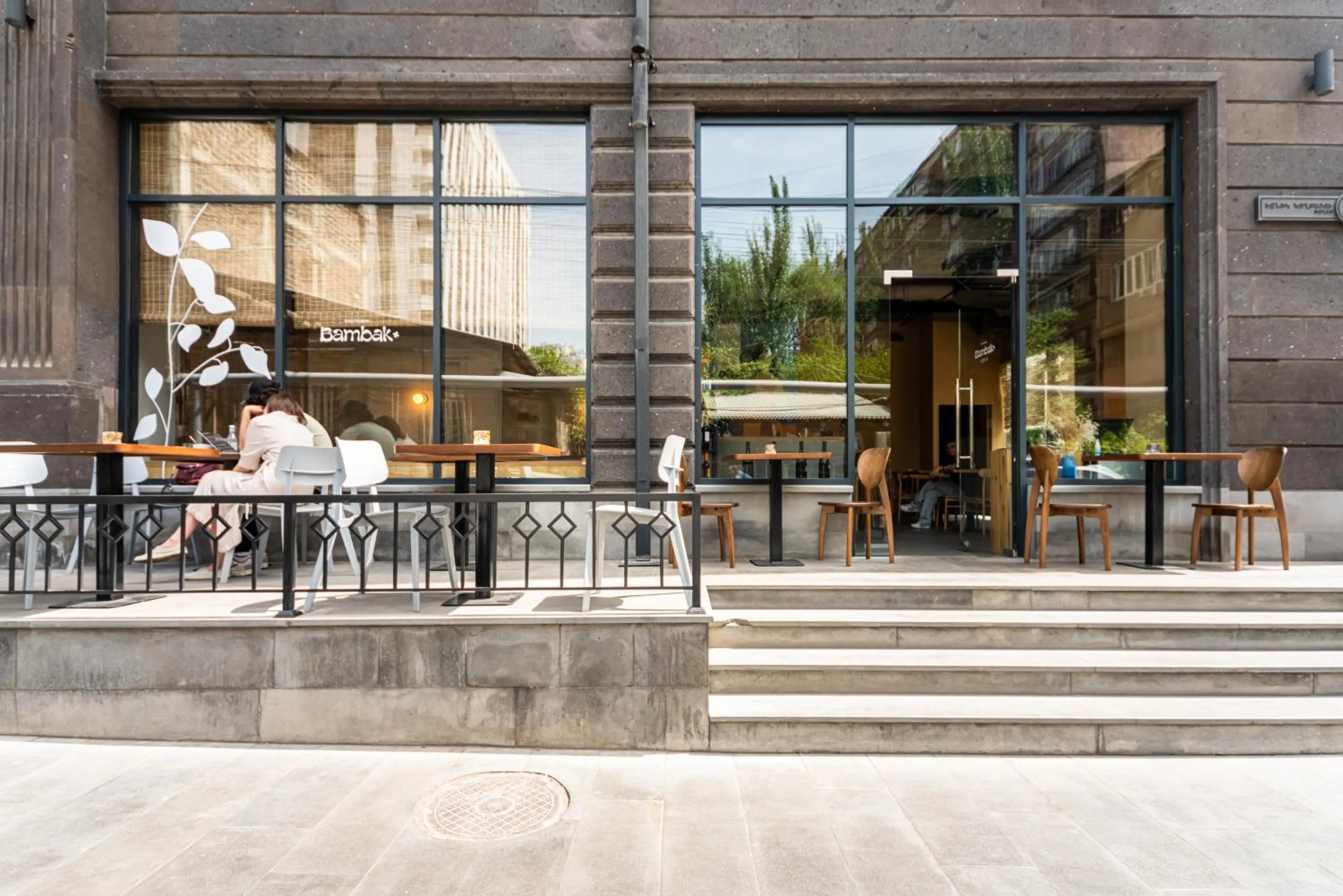 Restaurant/places to eat in Apart-hotel on Koghbatsi 16