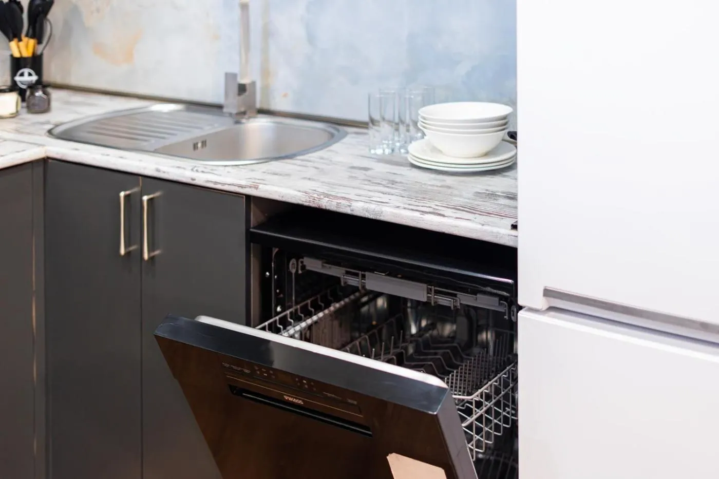 Kitchen or kitchenette in Apart-hotel on Koghbatsi 16