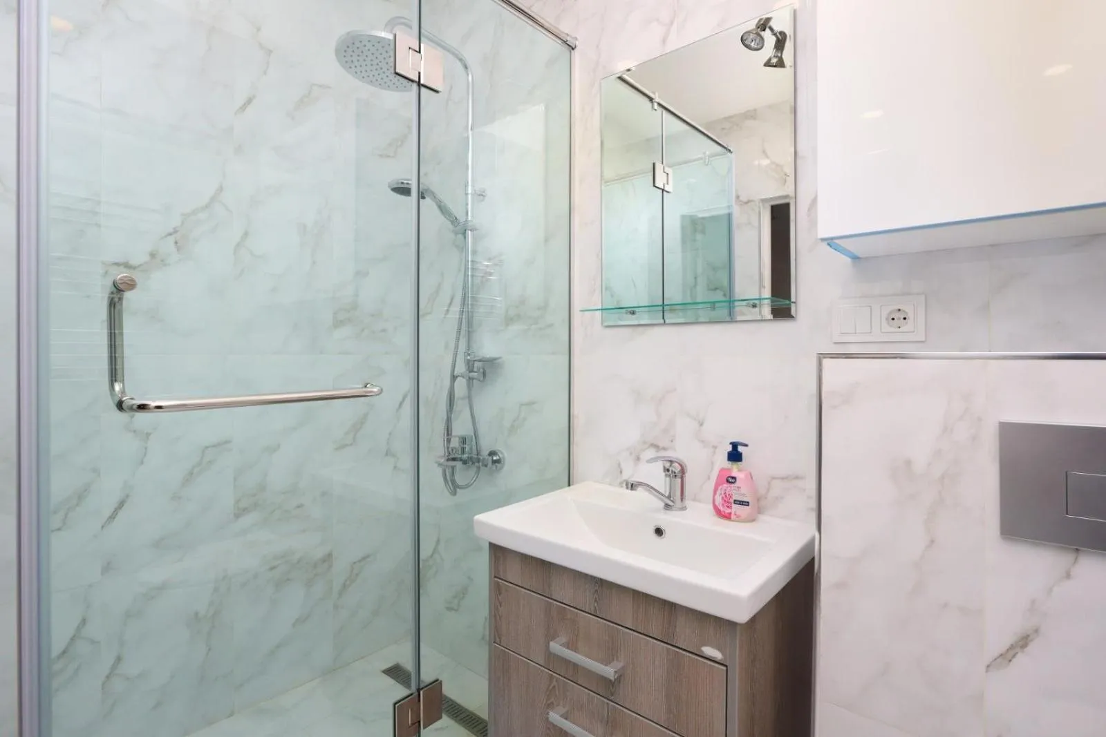 Bathroom in Apart-hotel on Koghbatsi 16