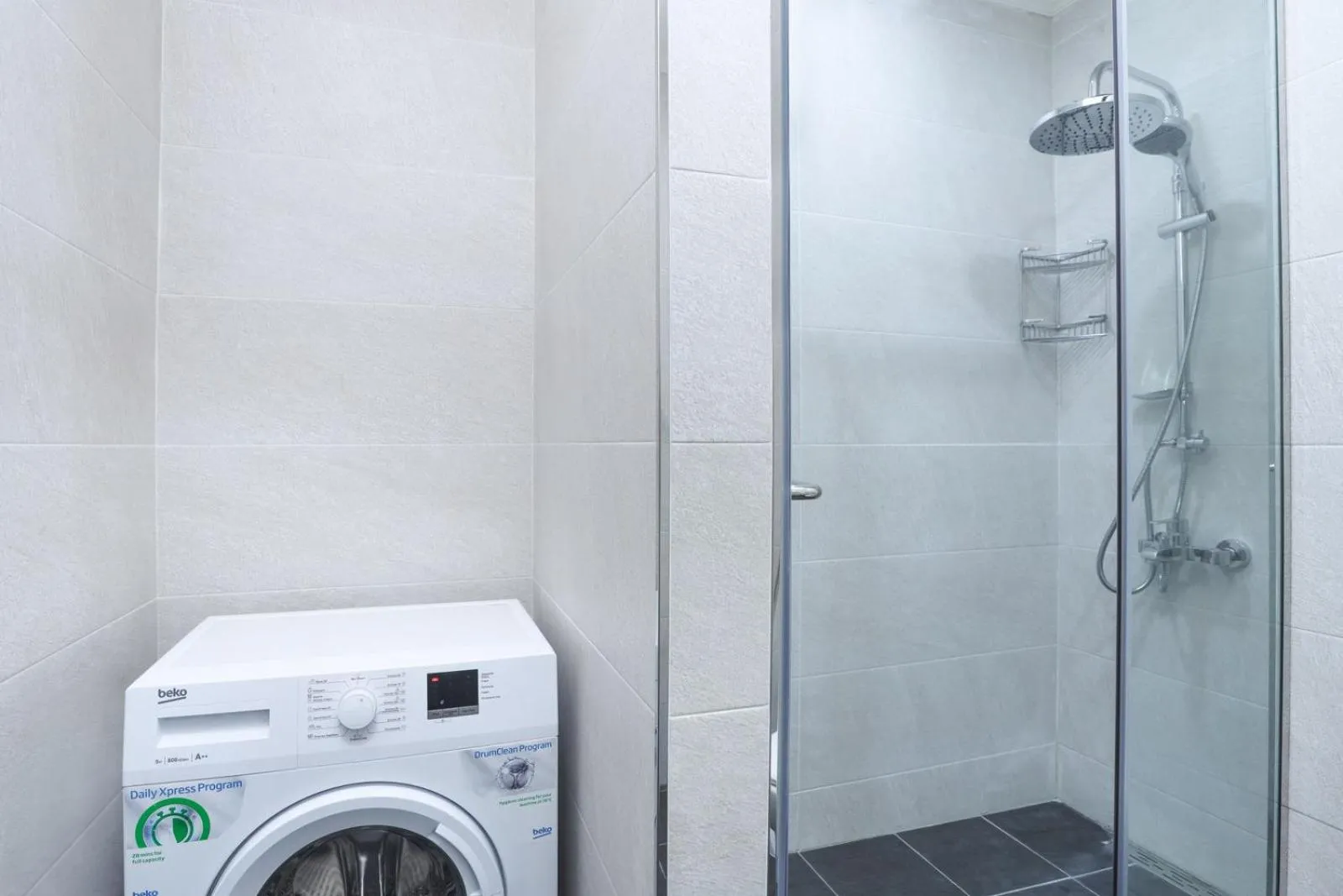 Shower in Apart-hotel on Koghbatsi 16