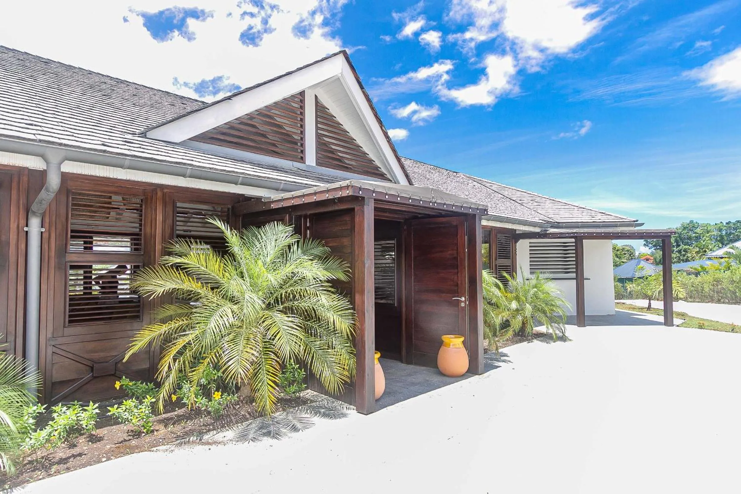 Lobby or reception in Habitation Saint Charles - Hôtel de Charme & Spa