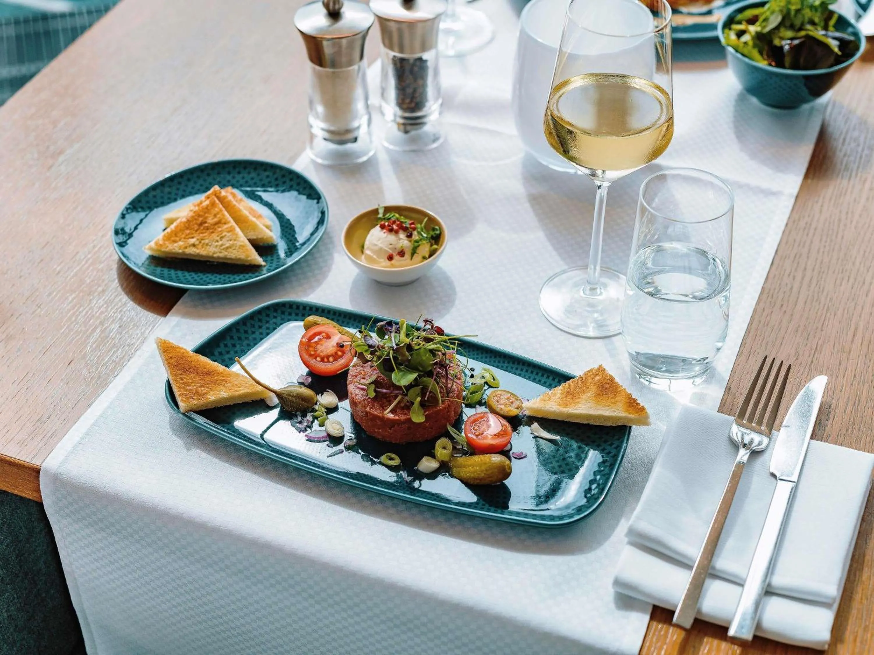 Restaurant/places to eat in Mövenpick Hotel Stuttgart Airport