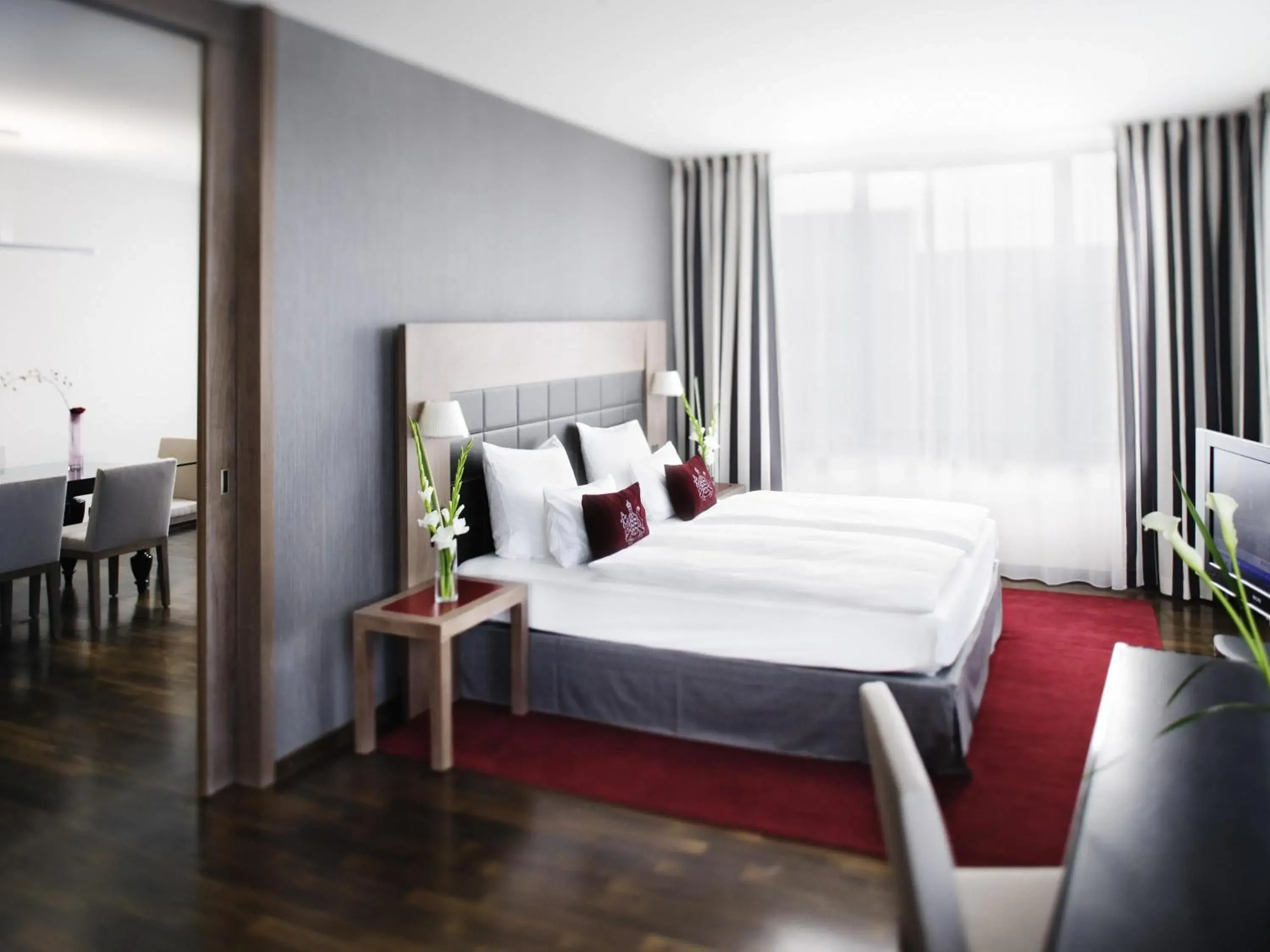 King Suite in Mövenpick Hotel Stuttgart Airport King Suite in Mövenpick Hotel Stuttgart Airport