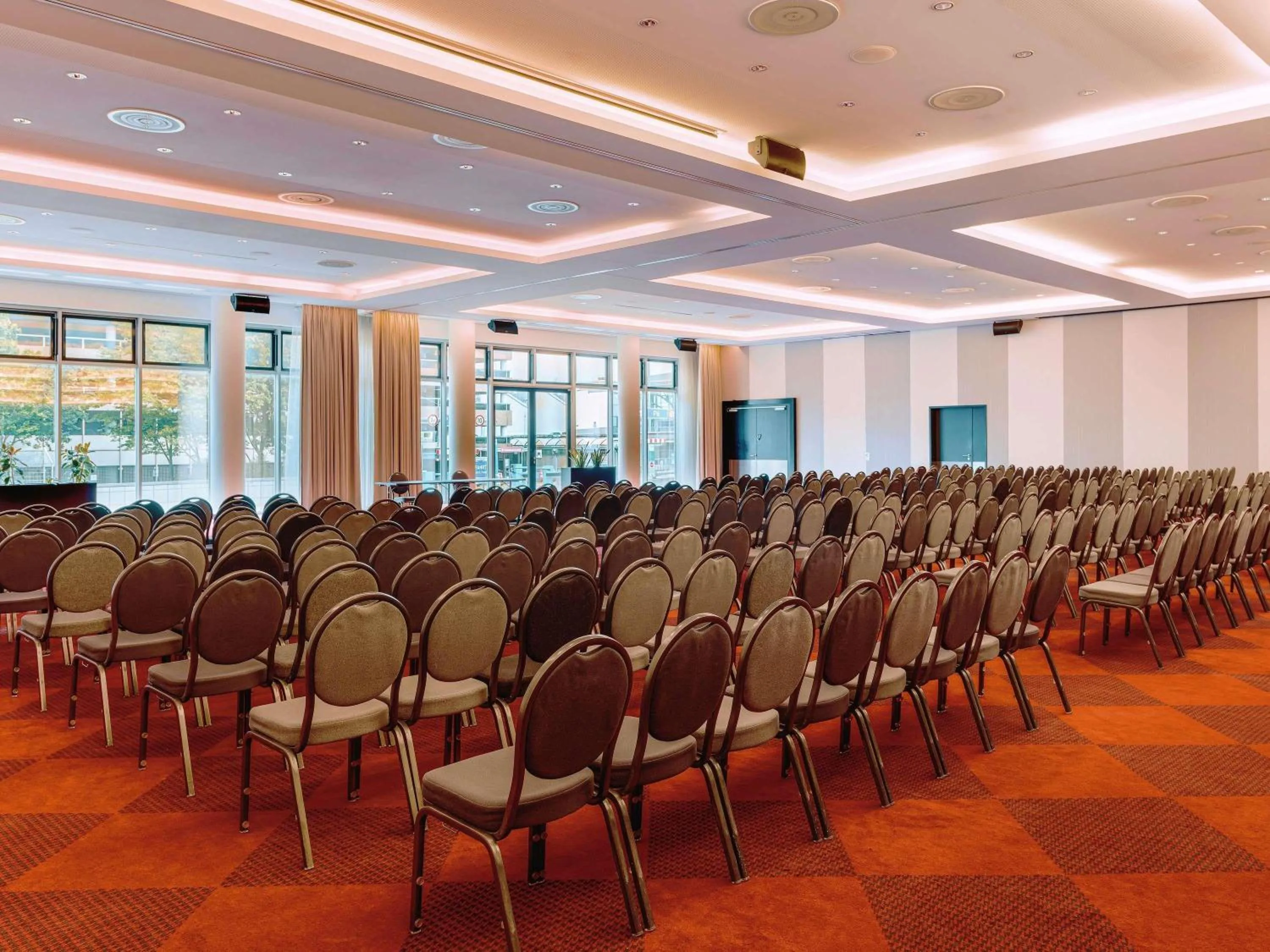 Meeting/conference room in Mövenpick Hotel Stuttgart Airport