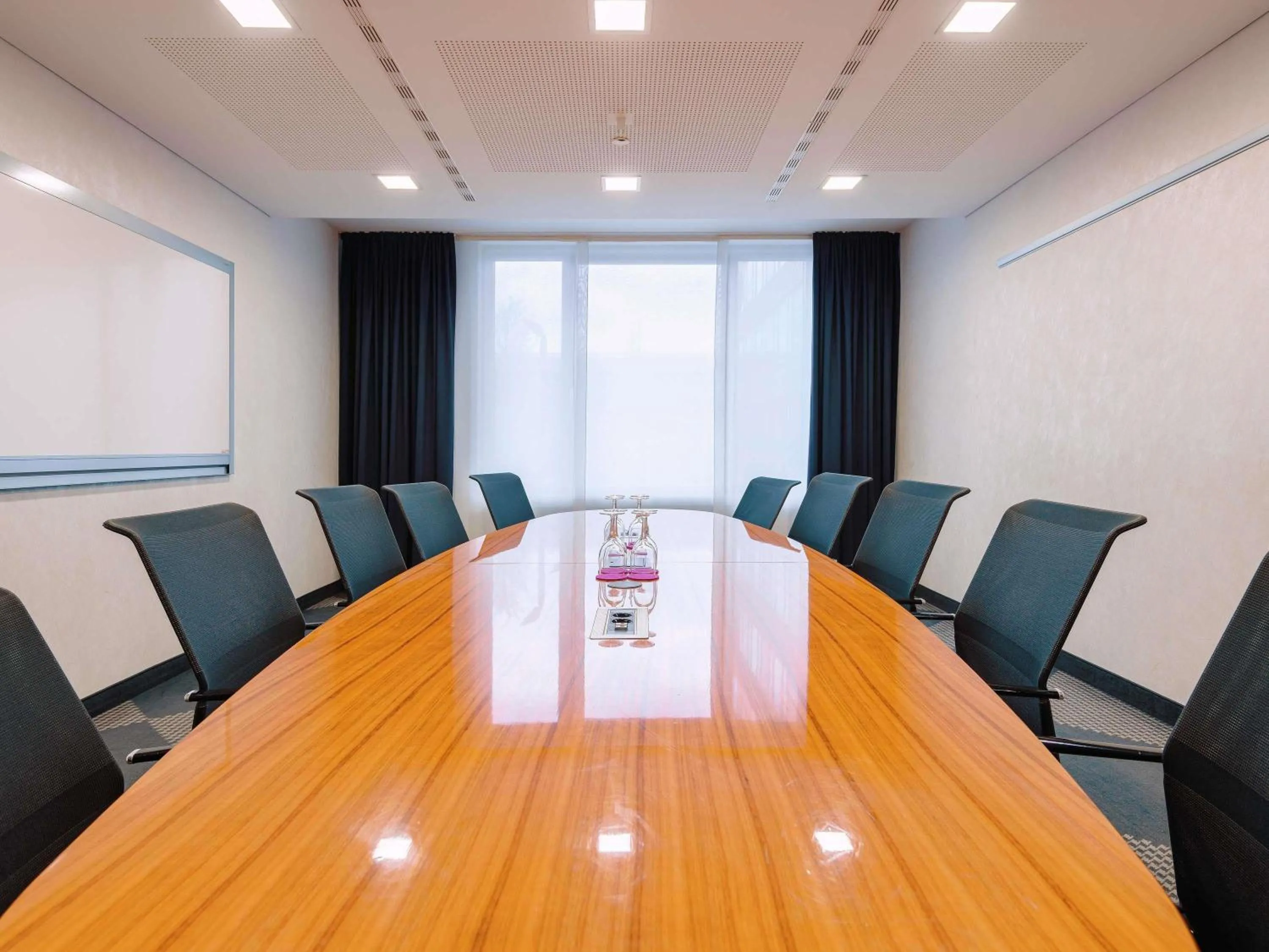 Meeting/conference room in Mövenpick Hotel Stuttgart Airport
