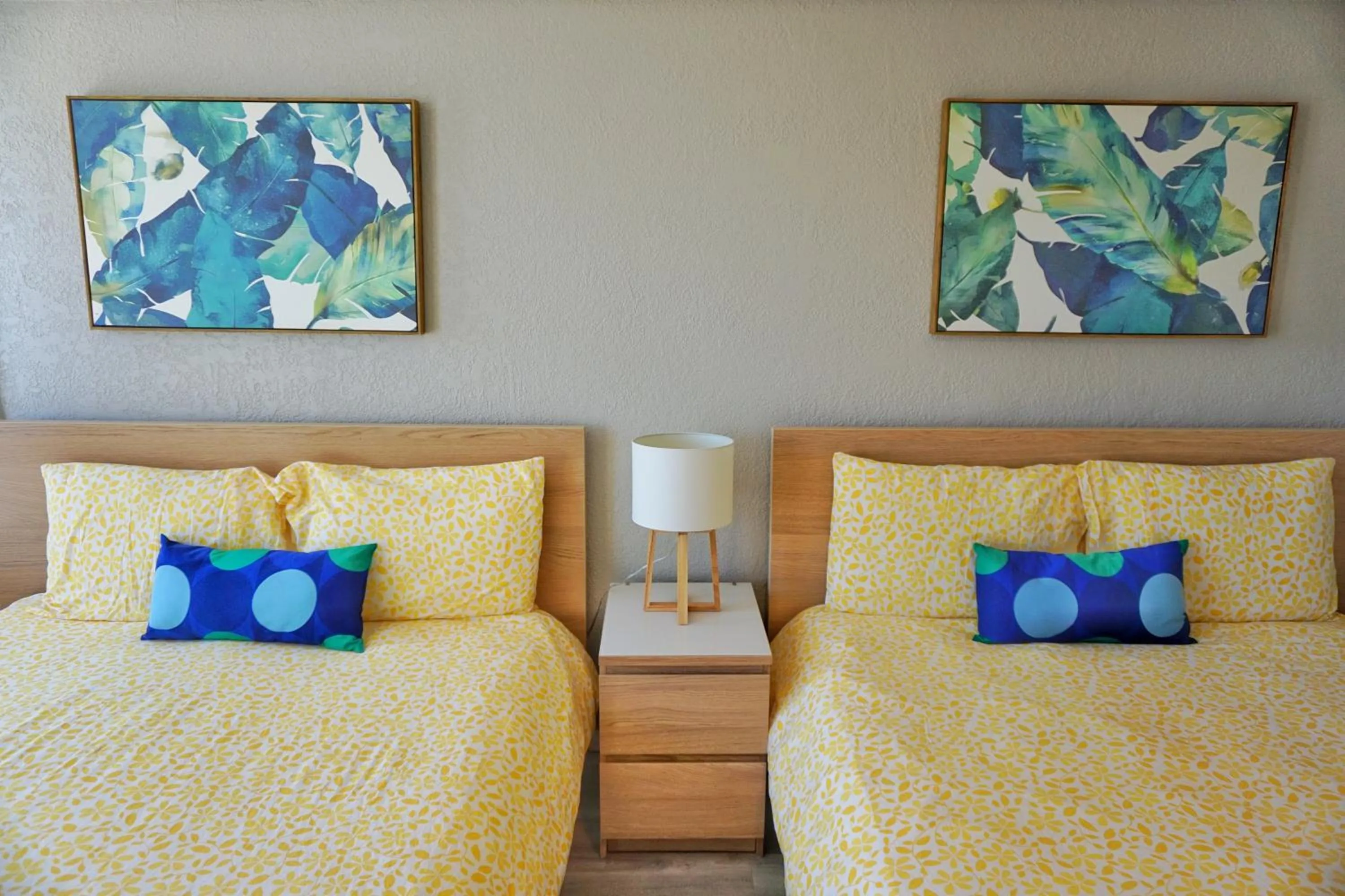 Bed in Daytona Inn Studios