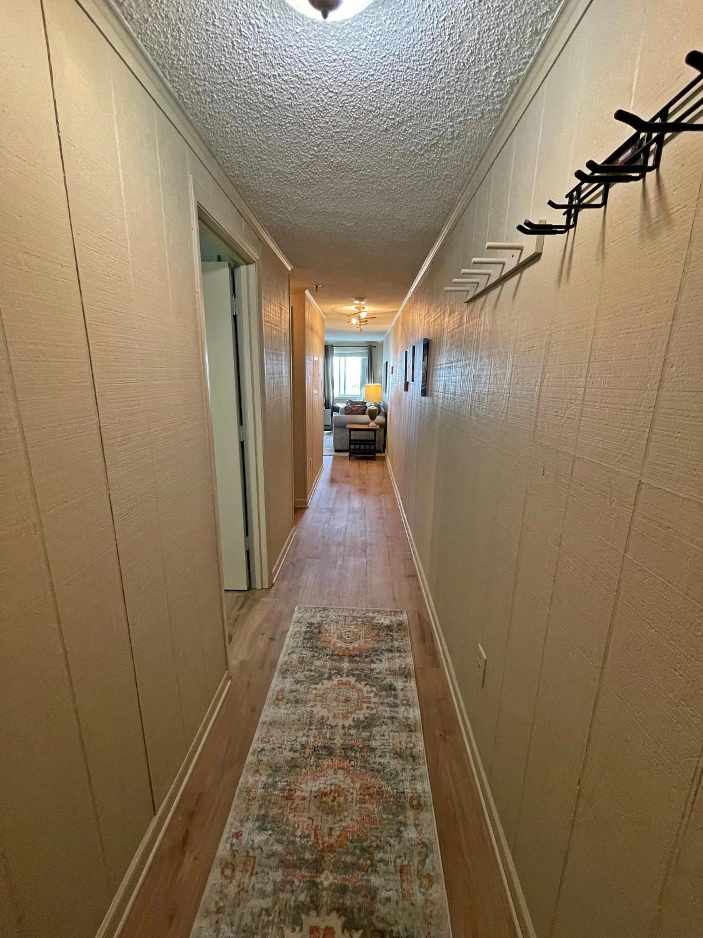 Stroll to Slopes, Village Area, Ski in-Out MtLodge 210