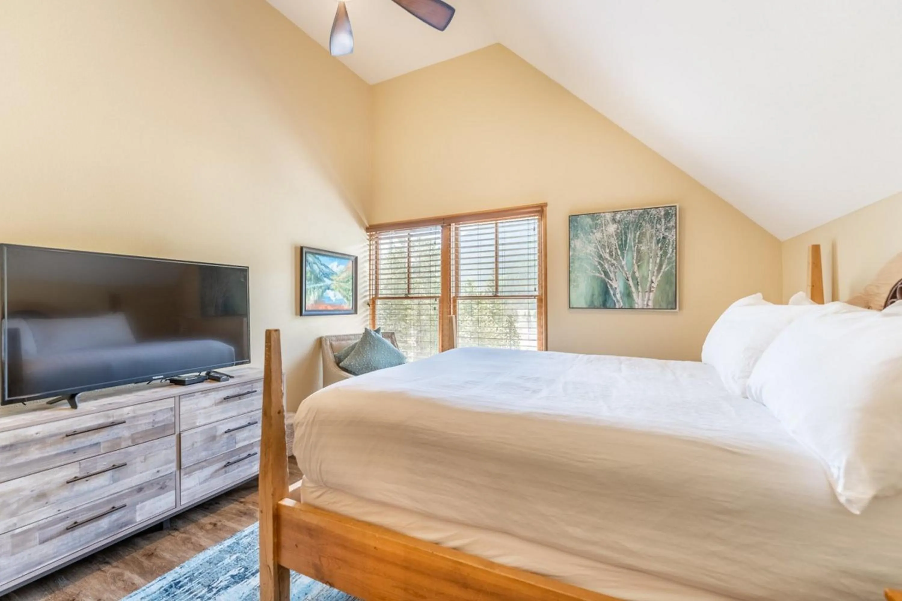 Bedroom, Bed in Jackpine Lodge by Summit County Mountain Retreats