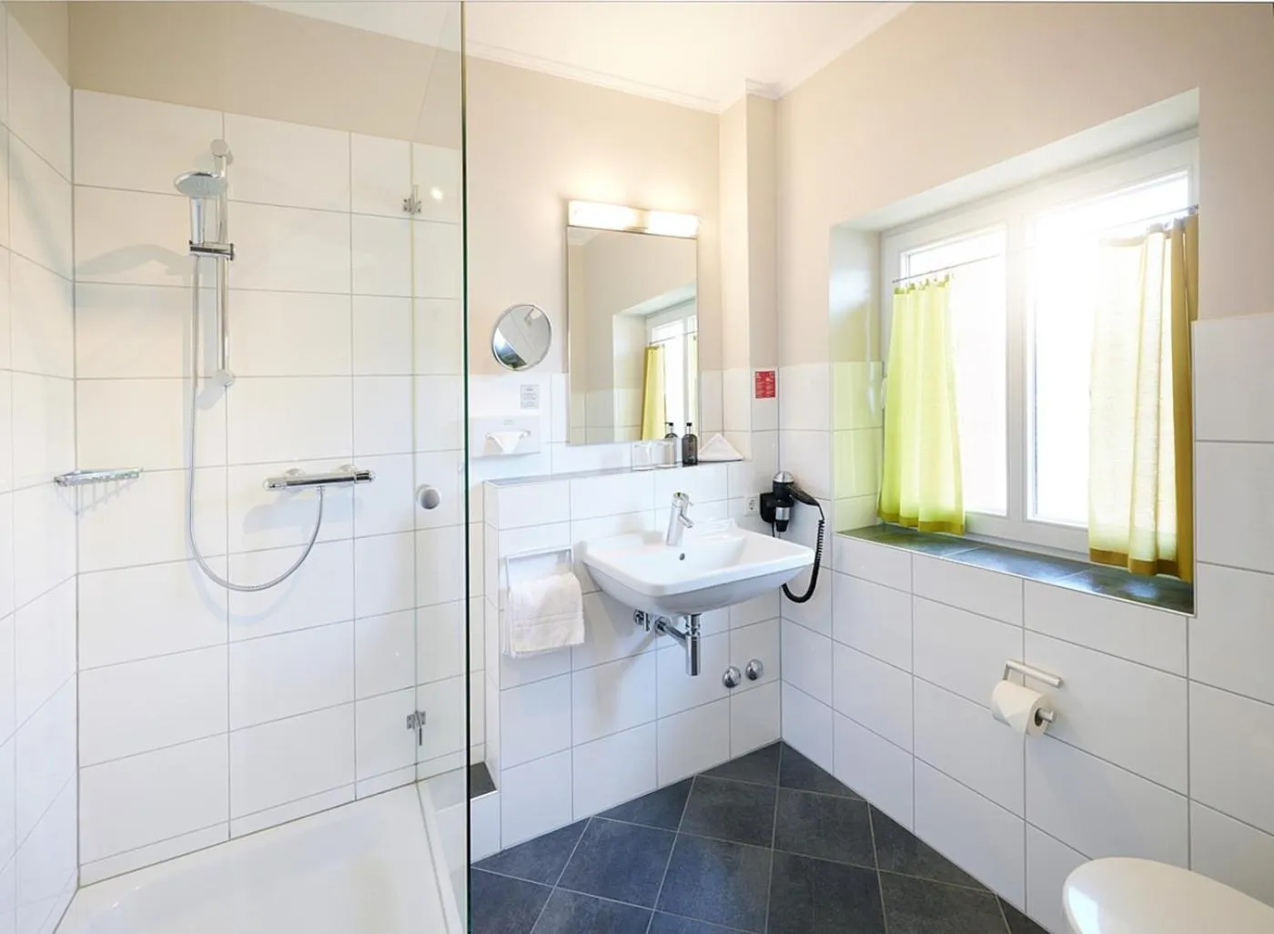 Bathroom in Kochs Stadthotel