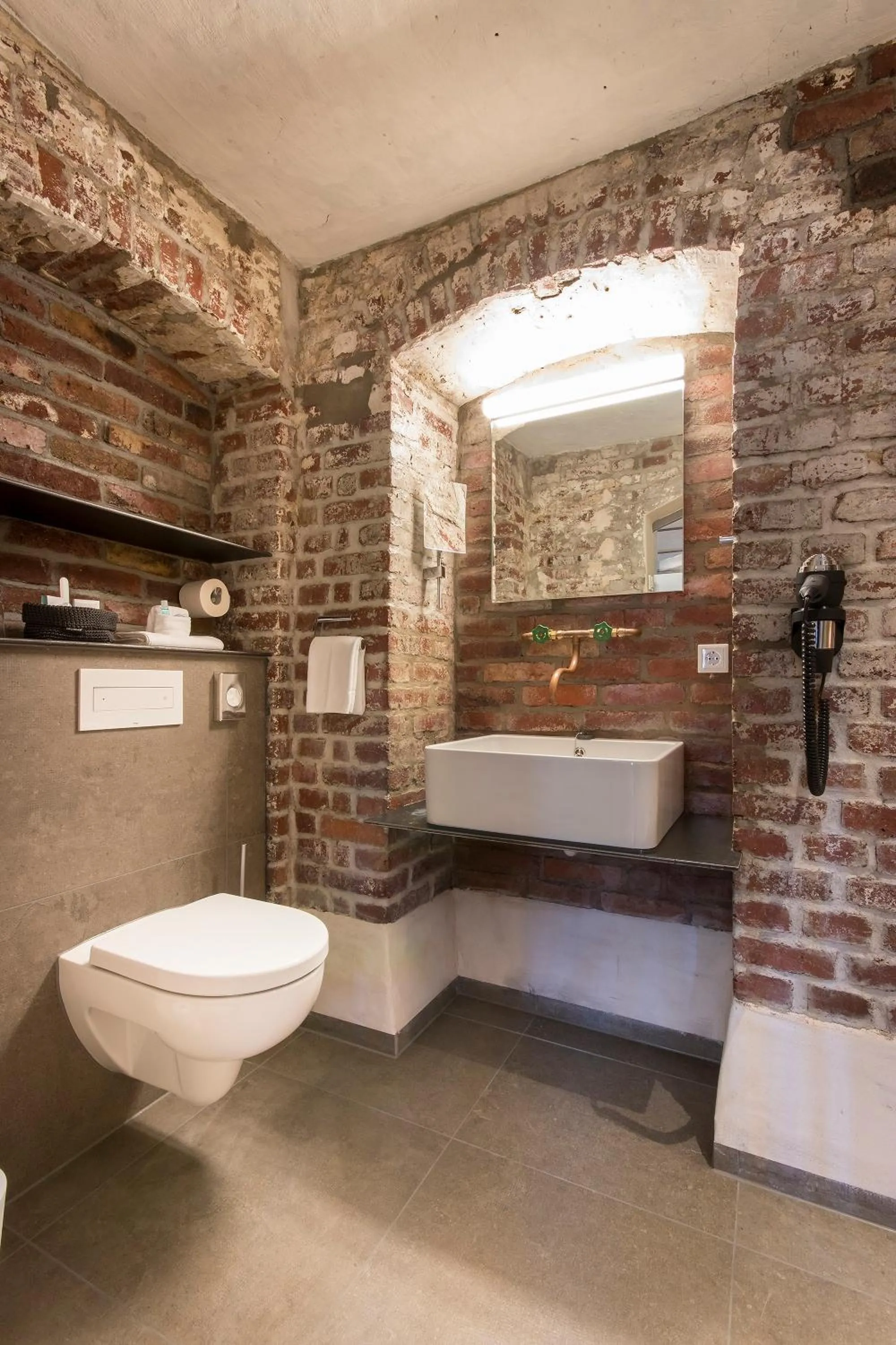 Bathroom in Kochs Stadthotel