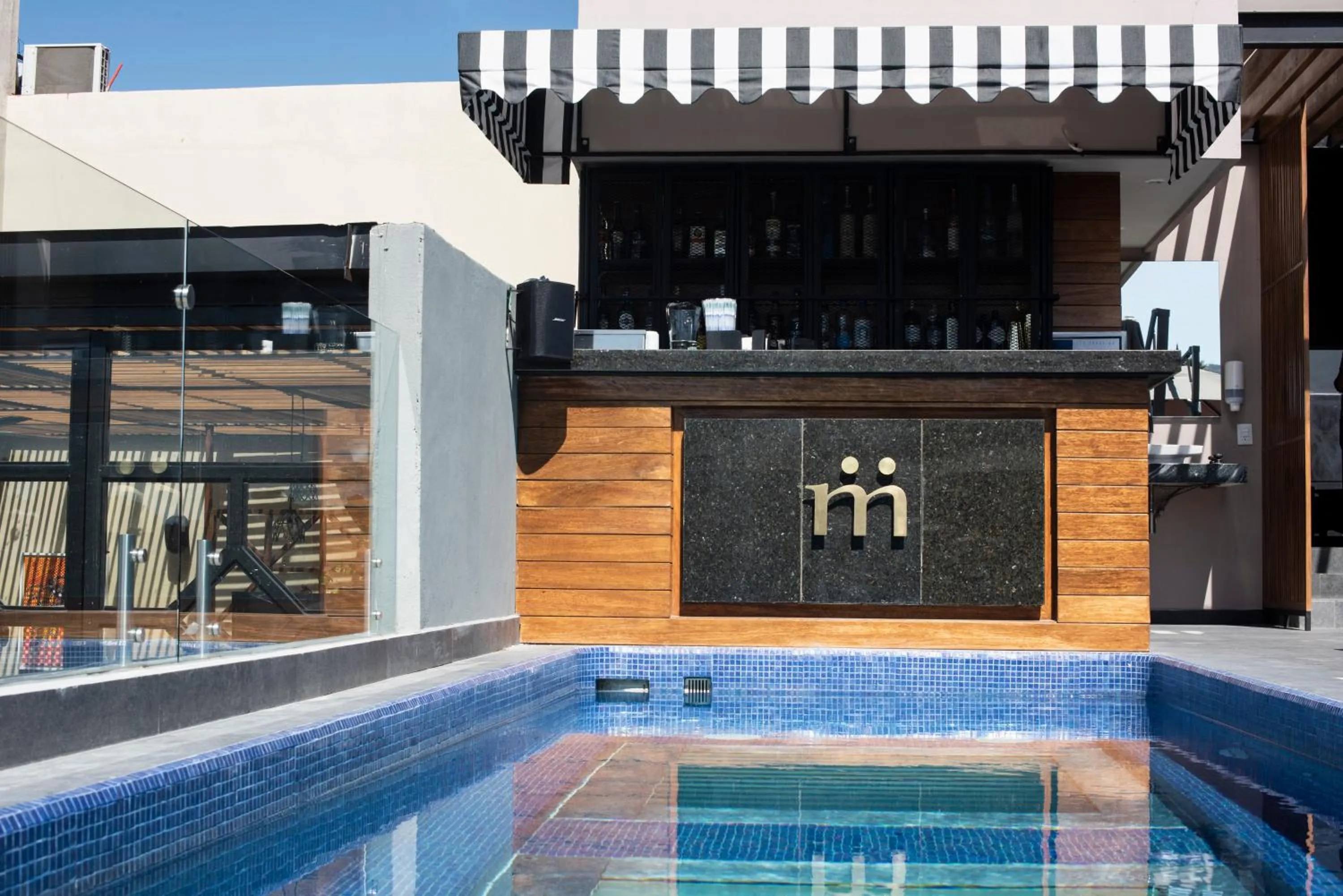 Swimming pool in Hotel Madi