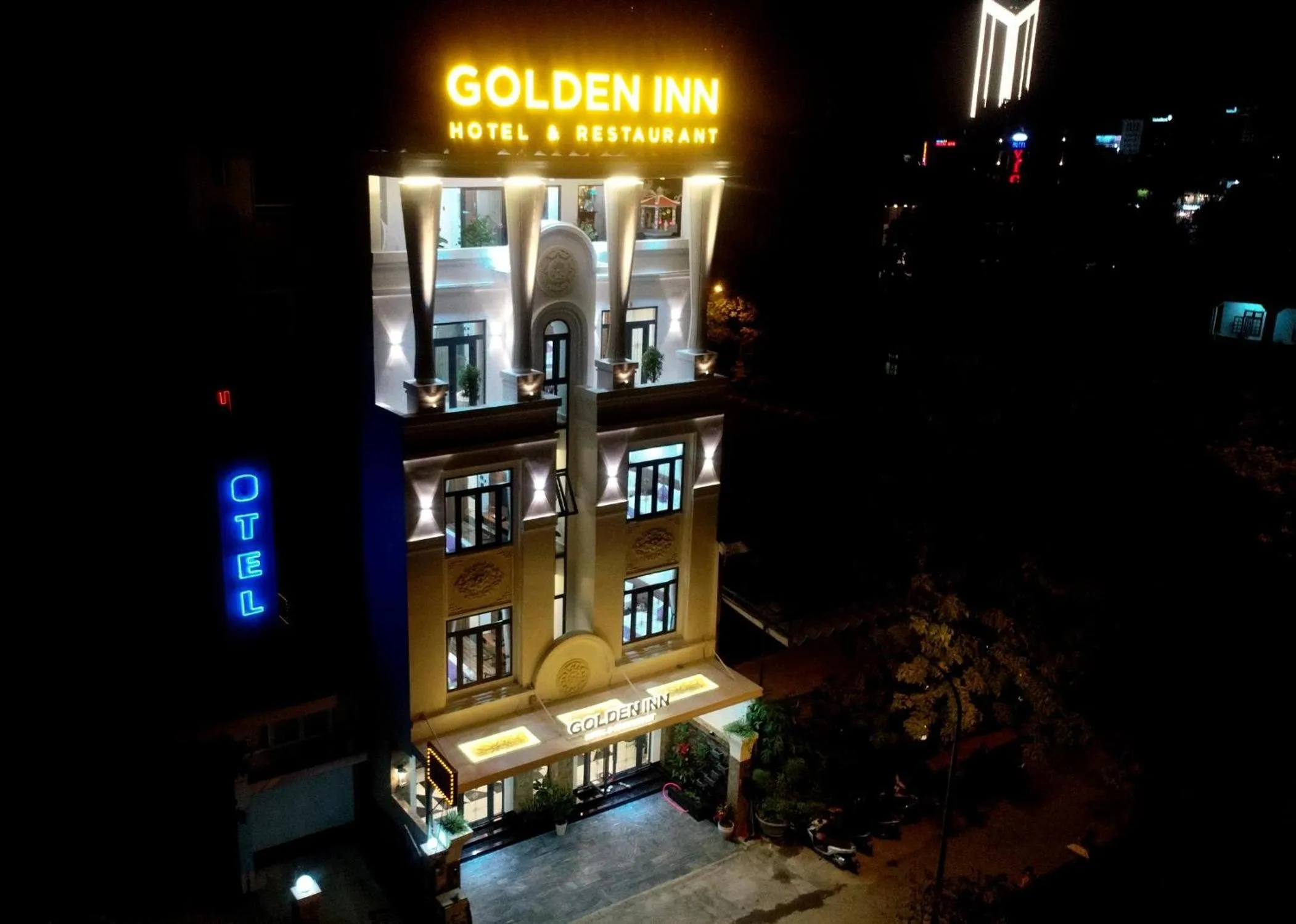 Property building in Golden Inn Hotel