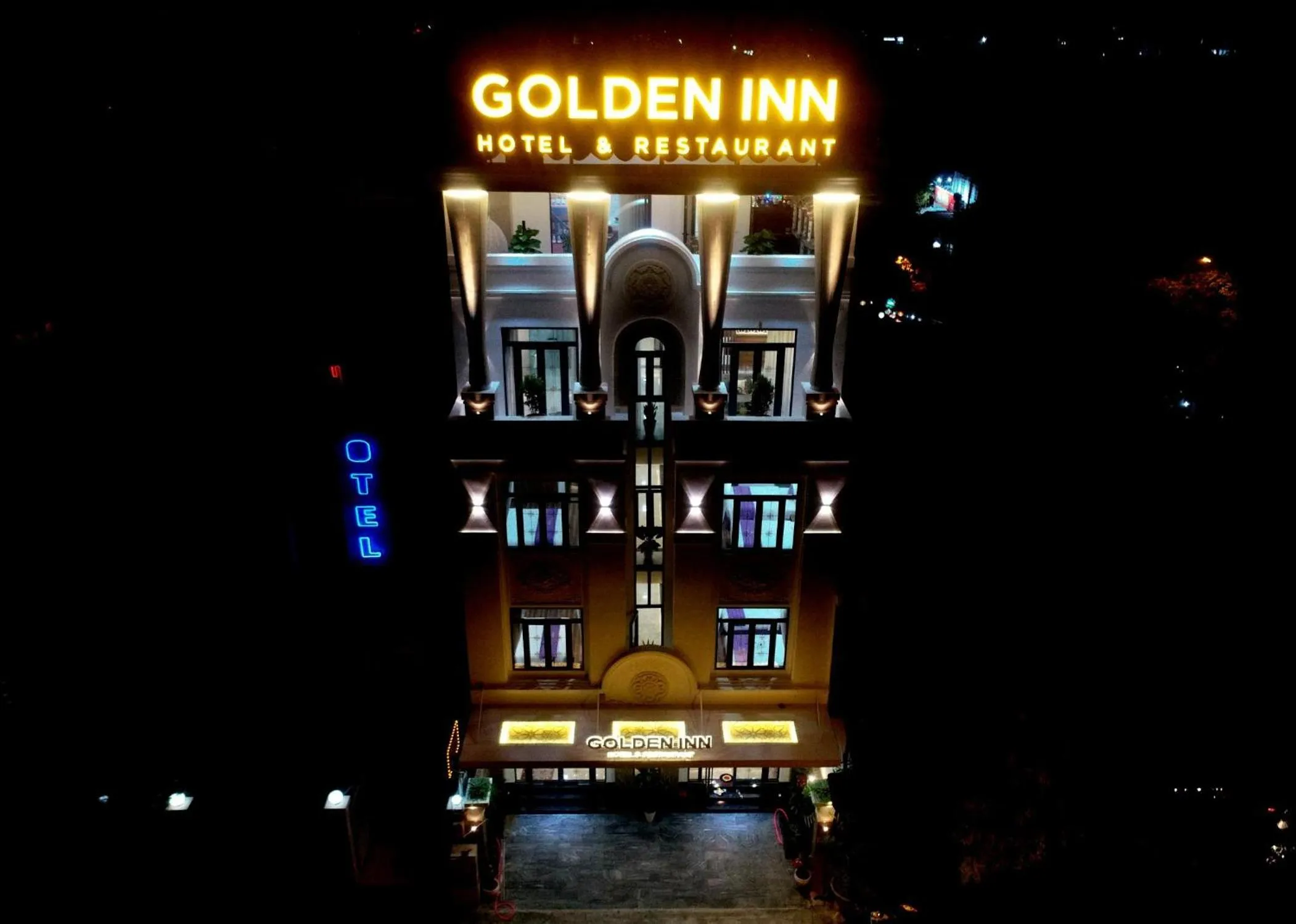 Property building in Golden Inn Hotel